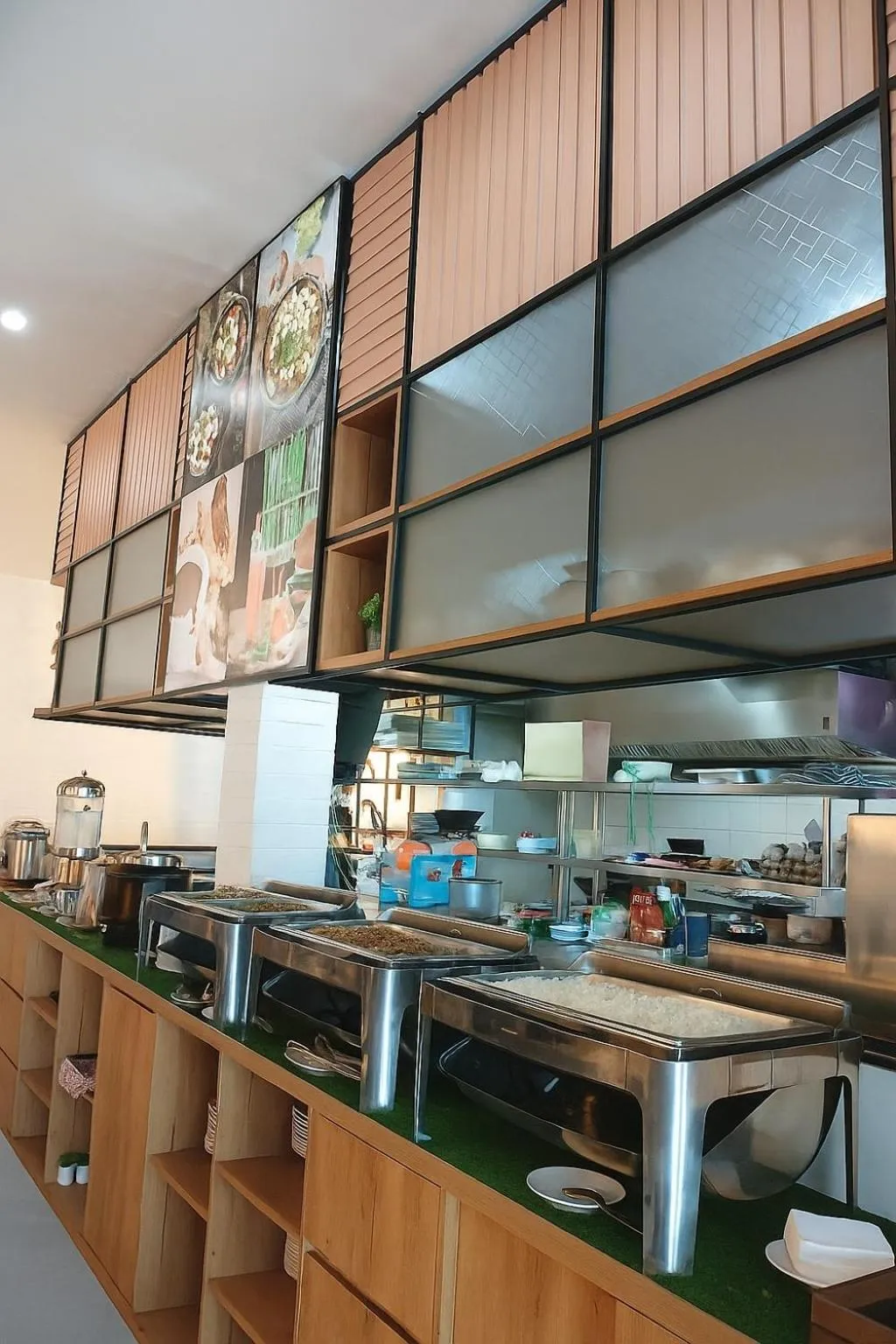 Buffet breakfast in Nunia Tamansari Hotel