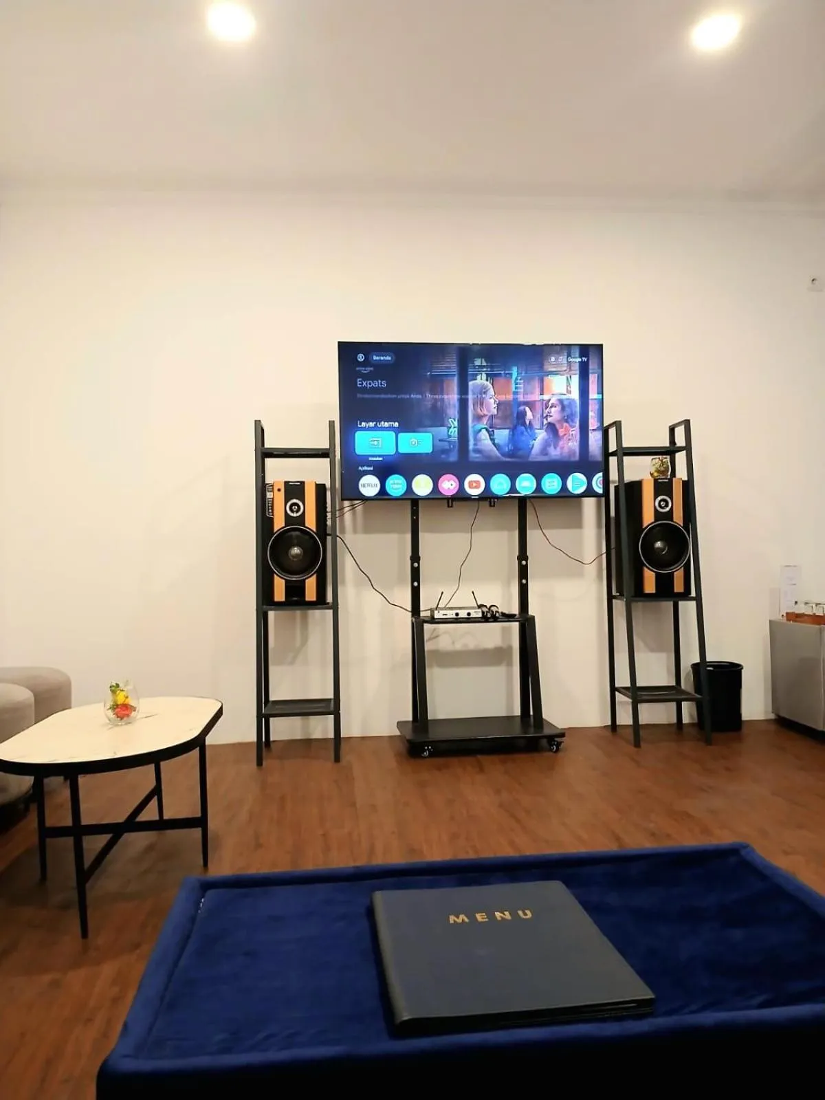 Karaoke in Nunia Tamansari Hotel