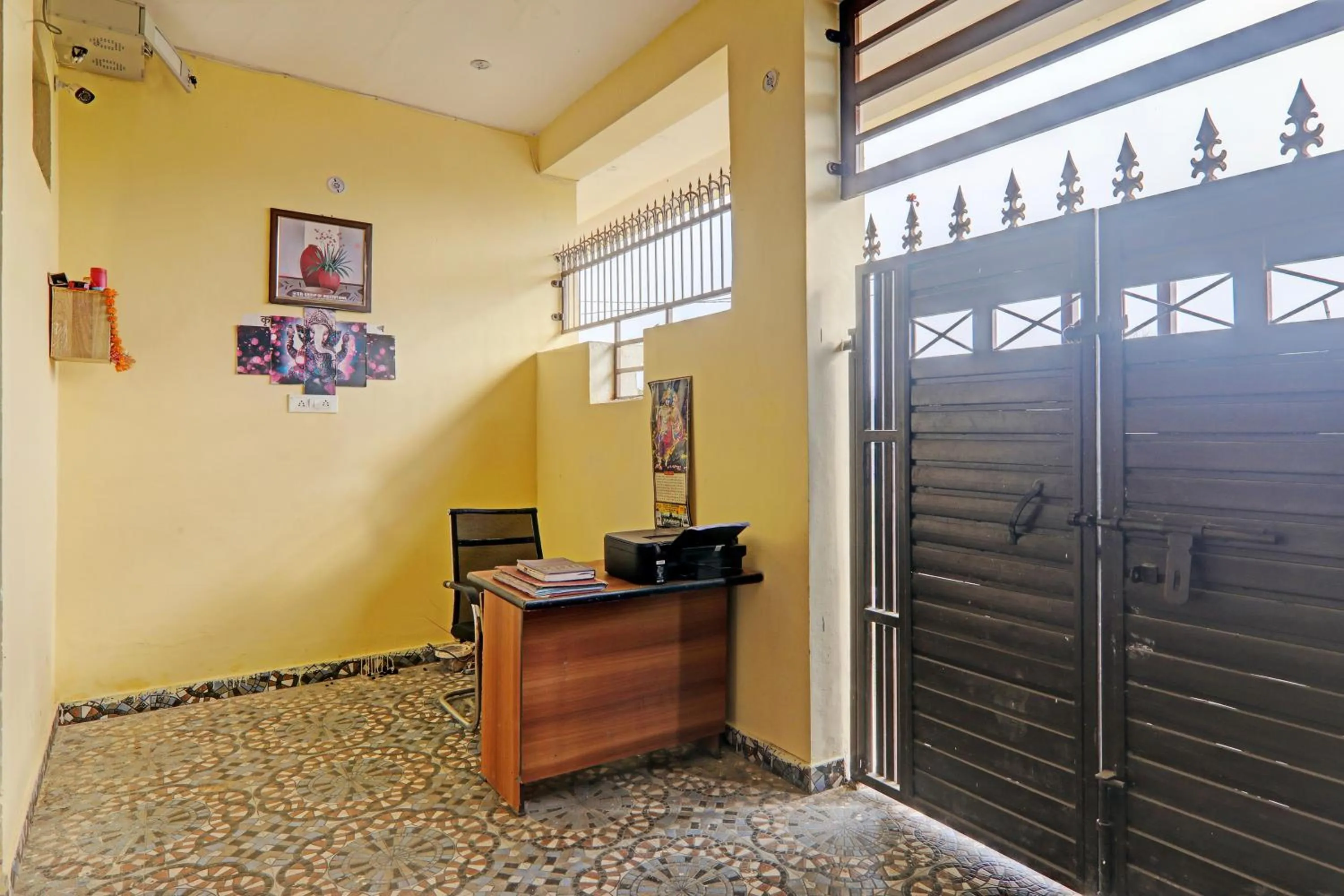 Lobby or reception in Hotel O Golden Grand