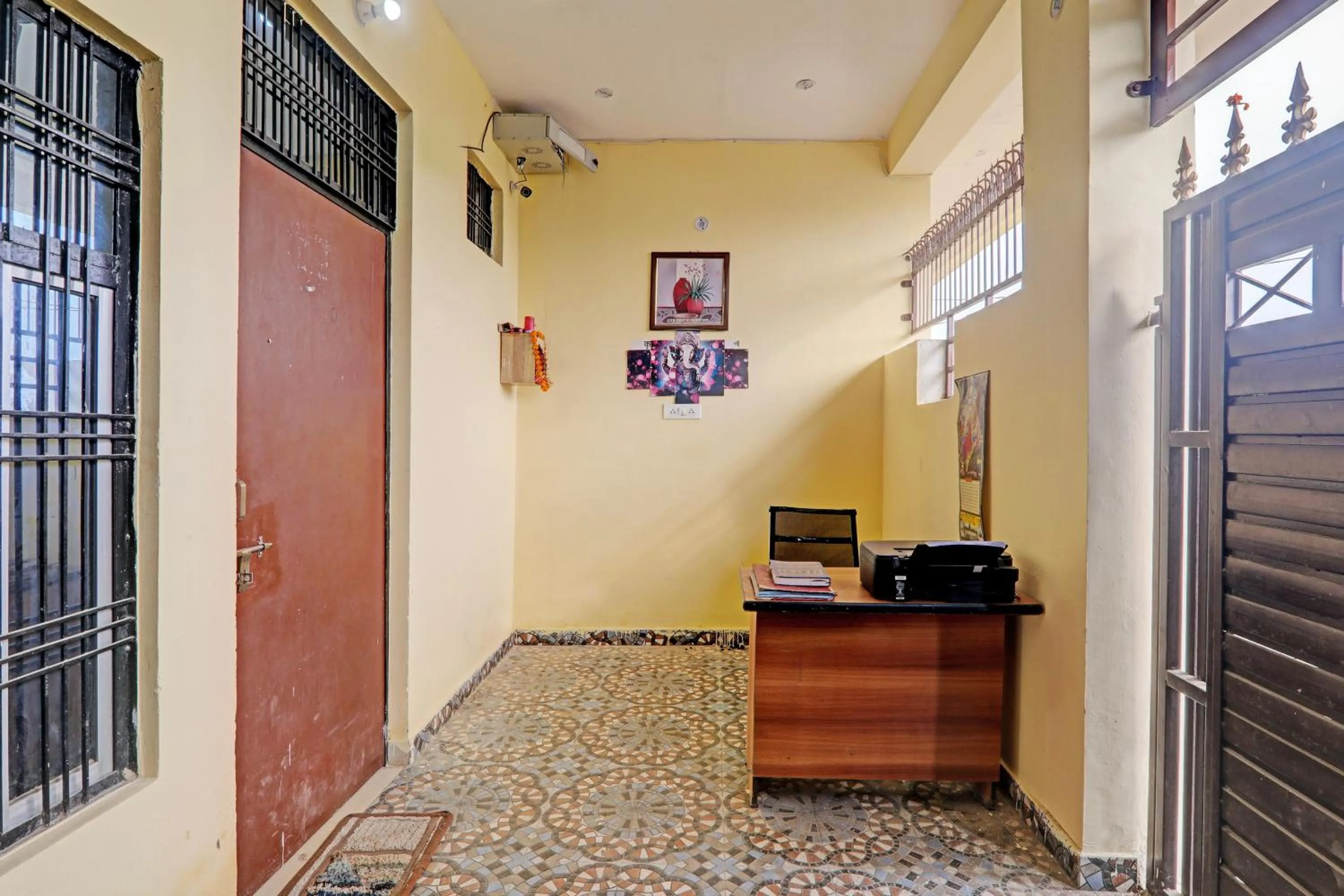 Lobby or reception in Hotel O Golden Grand