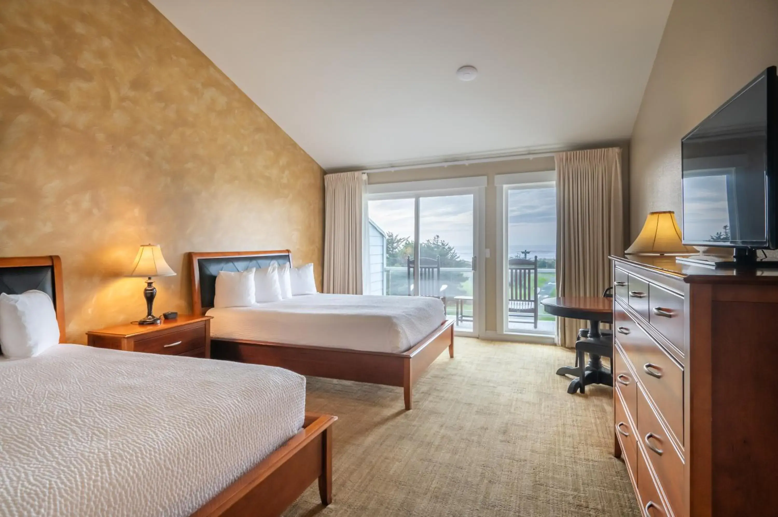 Queen Room with Two Queen Beds with Ocean View in Pacific Reef Hotel & Light Show Queen Room with Two Queen Beds with Ocean View in Pacific Reef Hotel & Light Show