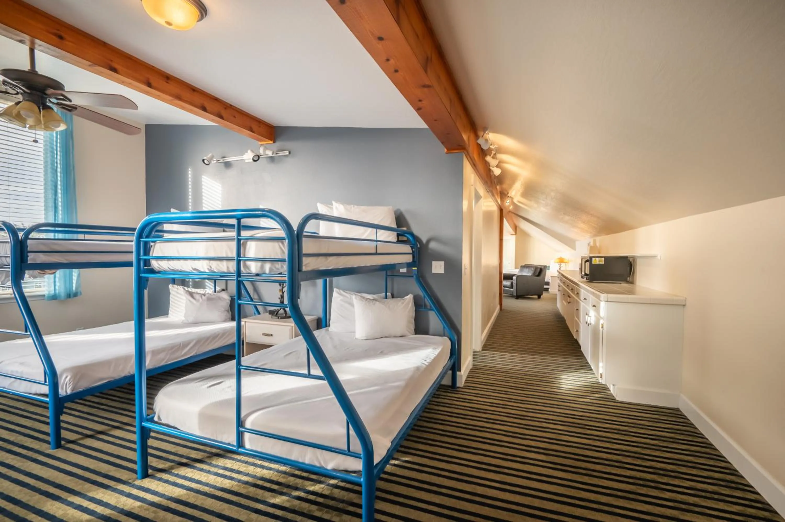 Bed in Pacific Reef Hotel & Light Show