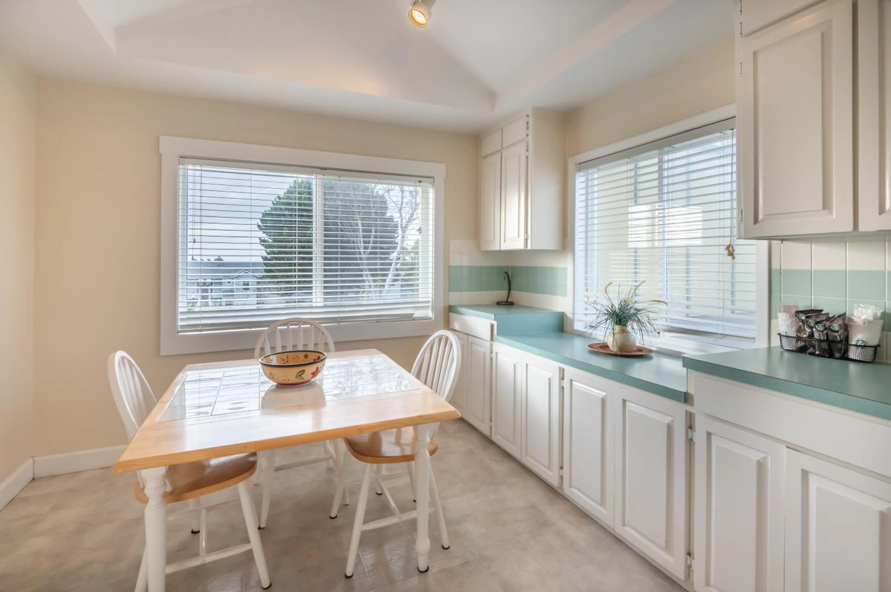 Pacific Reef Hotel & Light Show