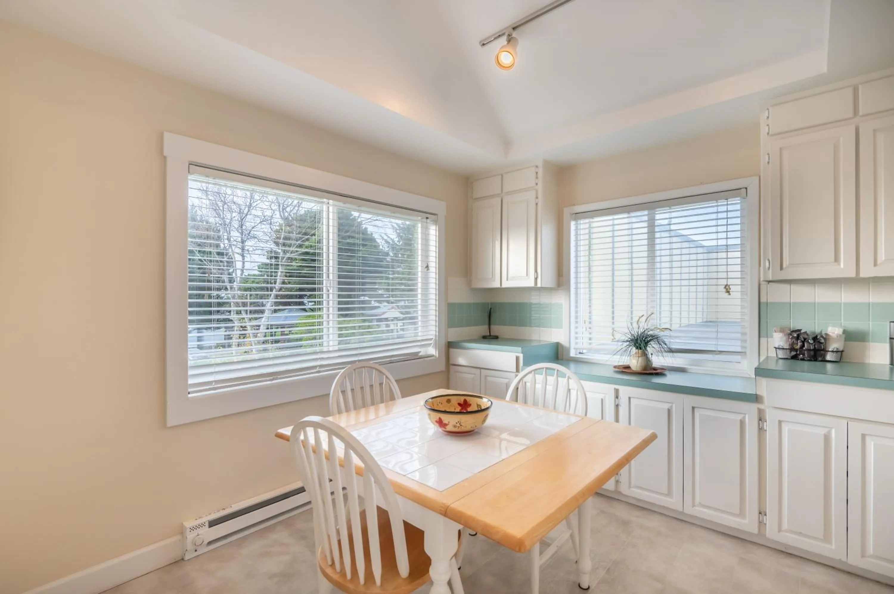 Pacific Reef Hotel & Light Show