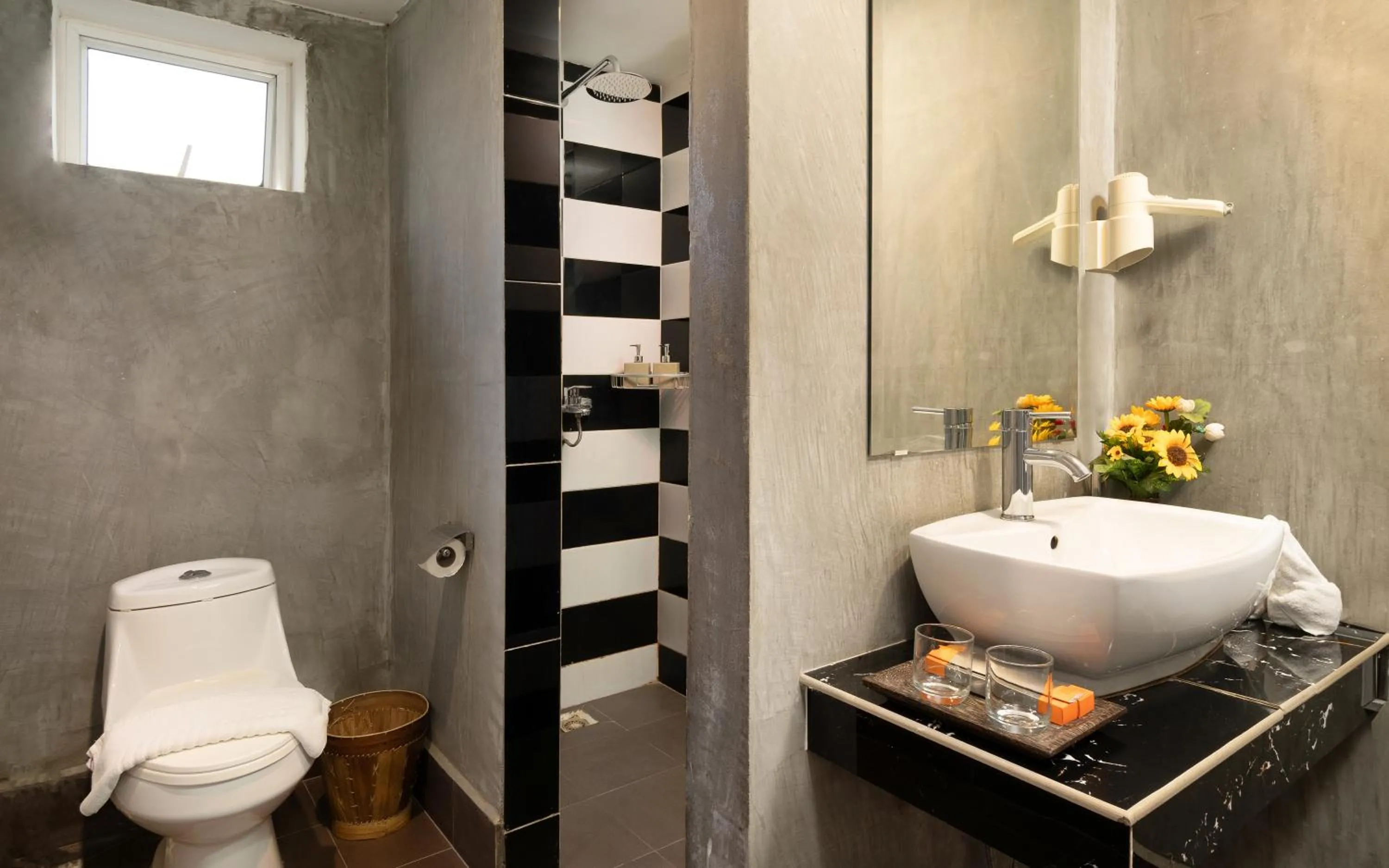 Shower in Dusit Hotel Siem Reap