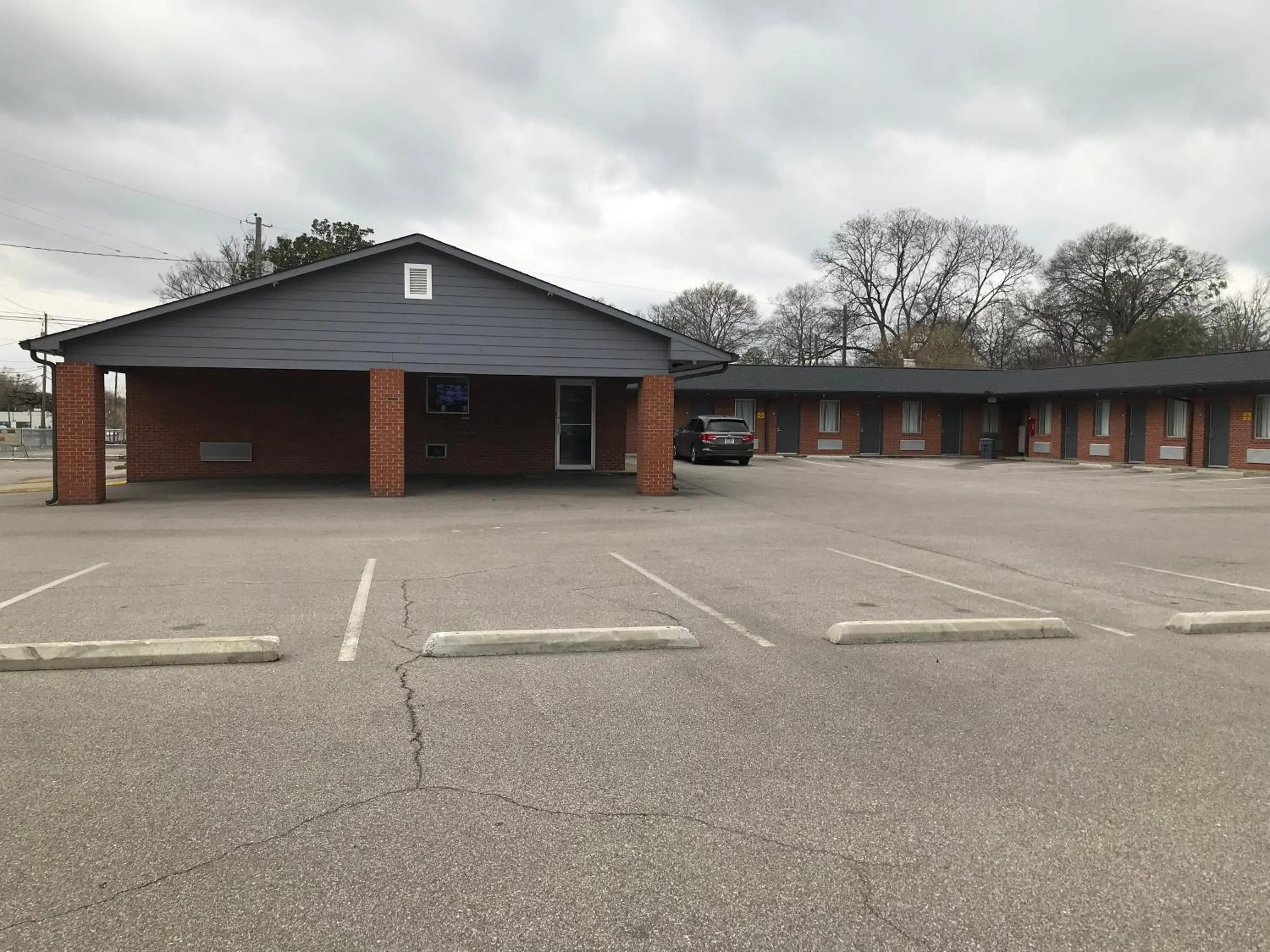 Property building in Sky Inn Hotel