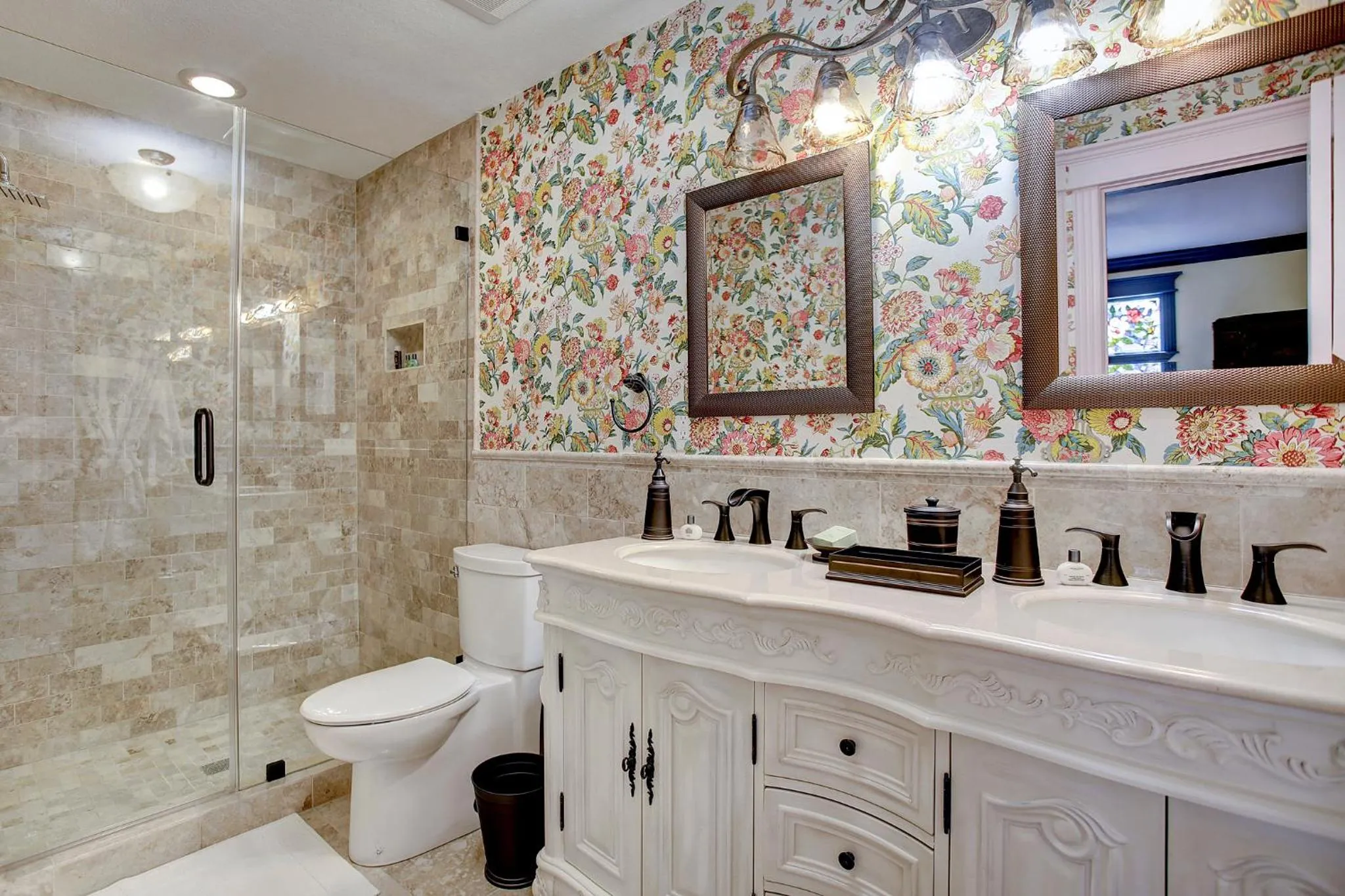 Sara's Inn on the Boulevard