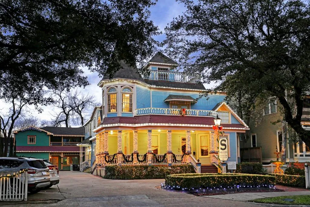 Sara's Inn on the Boulevard