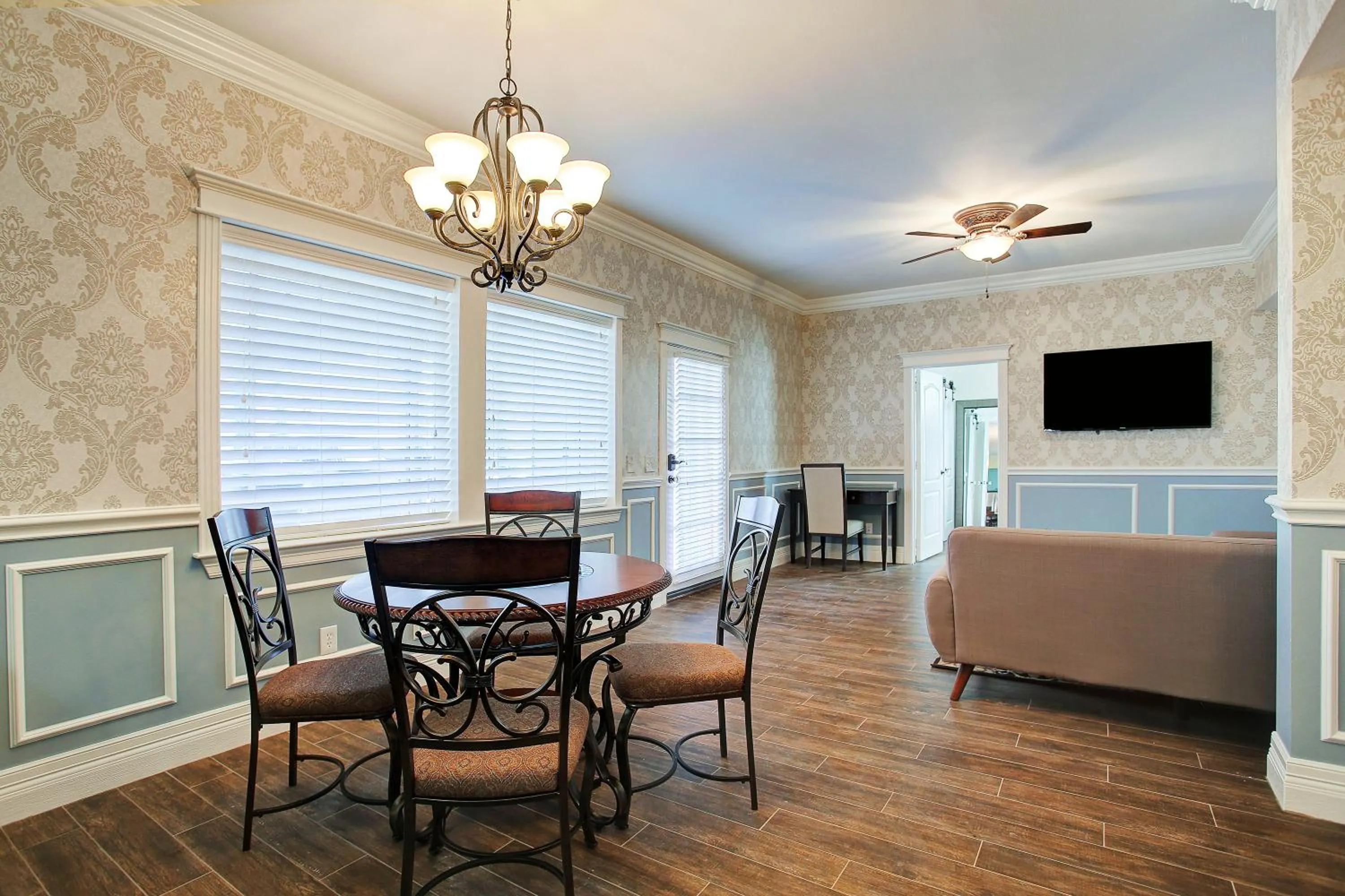 Sara's Inn on the Boulevard