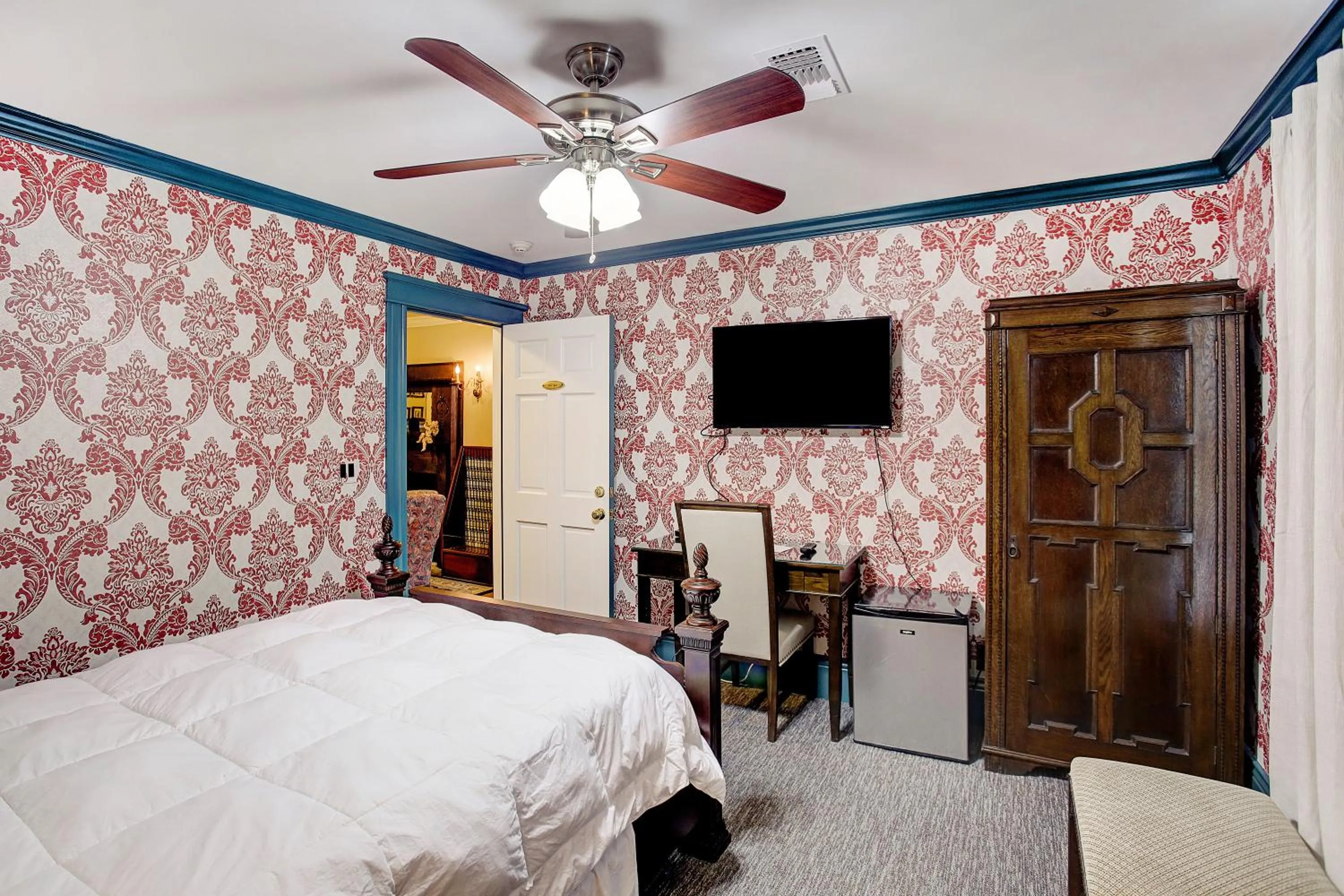 Bed in Sara's Inn on the Boulevard