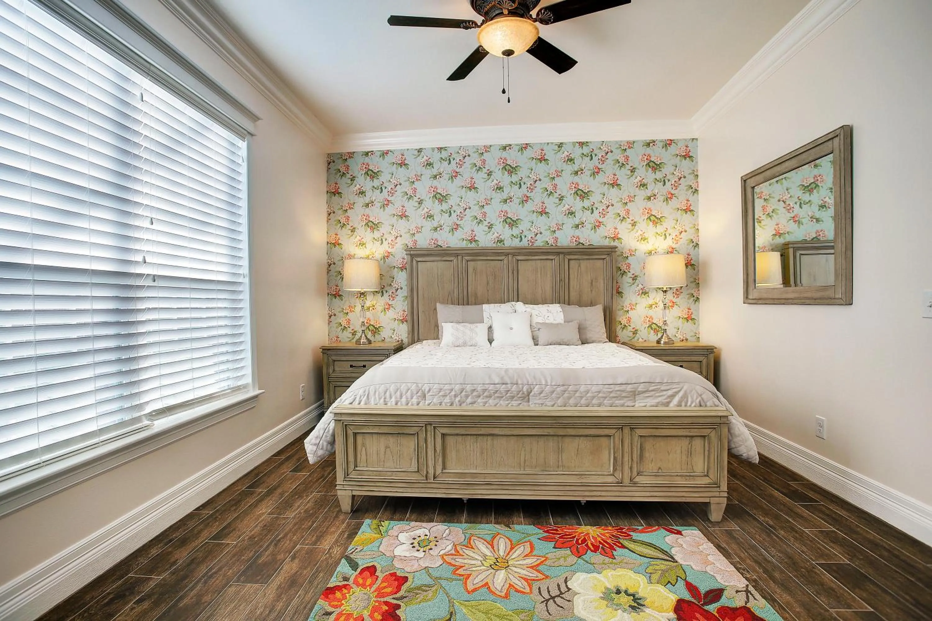 Bed in Sara's Inn on the Boulevard