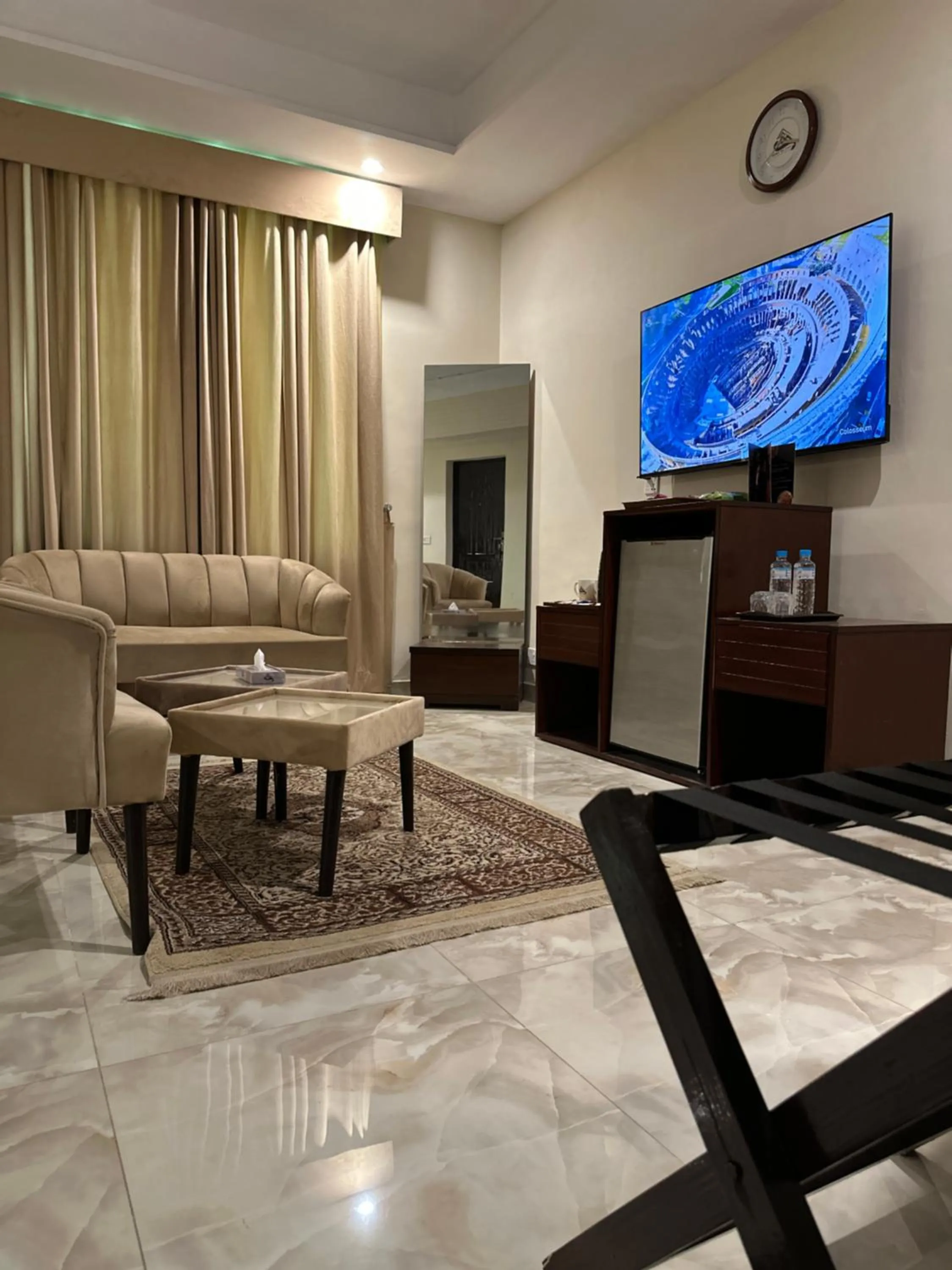 TV and multimedia in Burj Ul Zaki