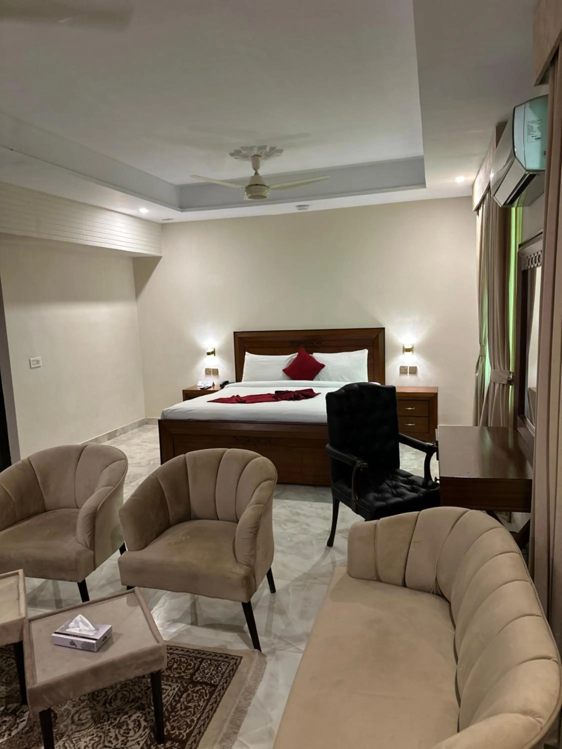 Living room, Bed in Burj Ul Zaki