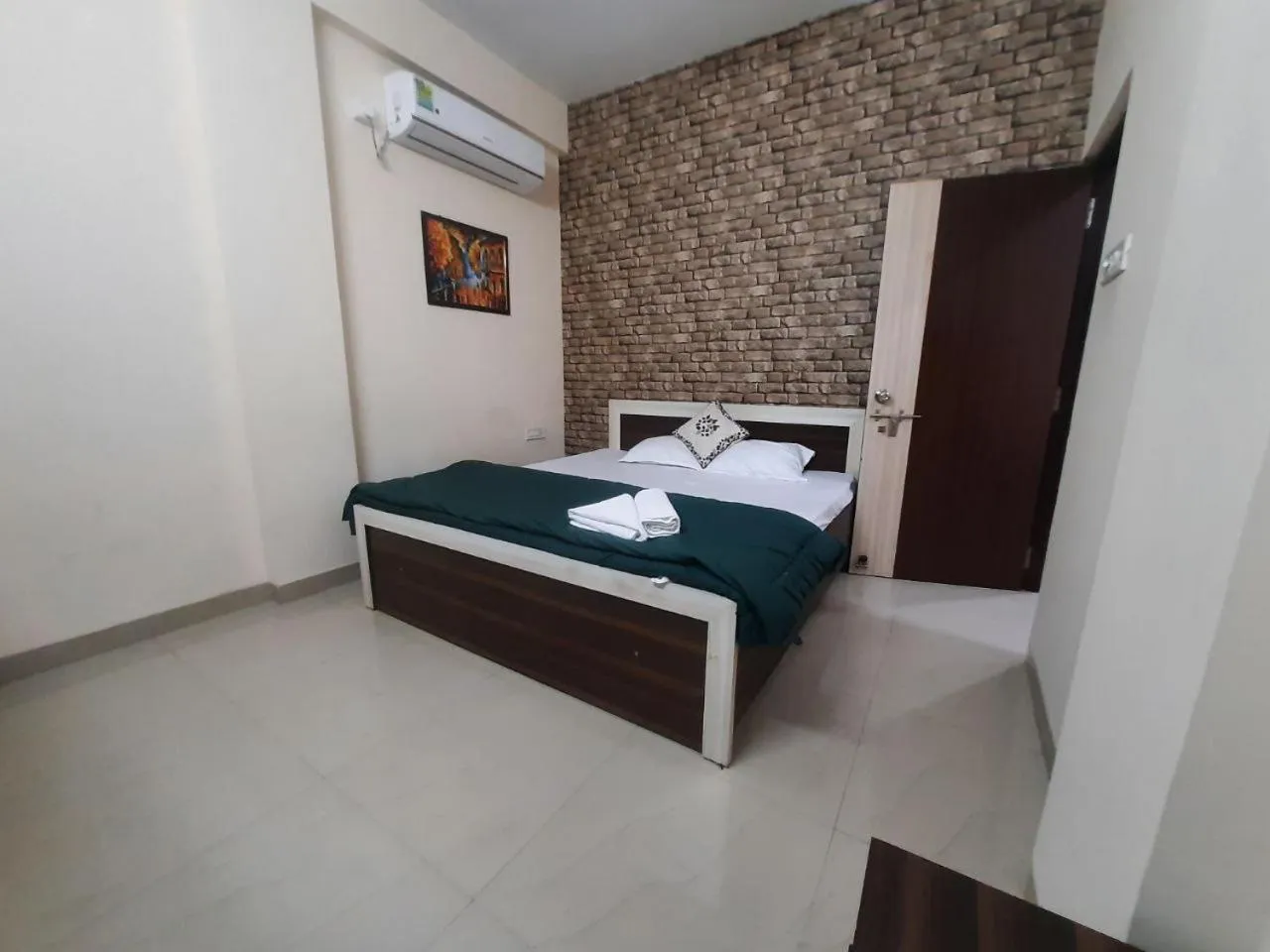 Bed in Staeg Heart of City 2BHK 201