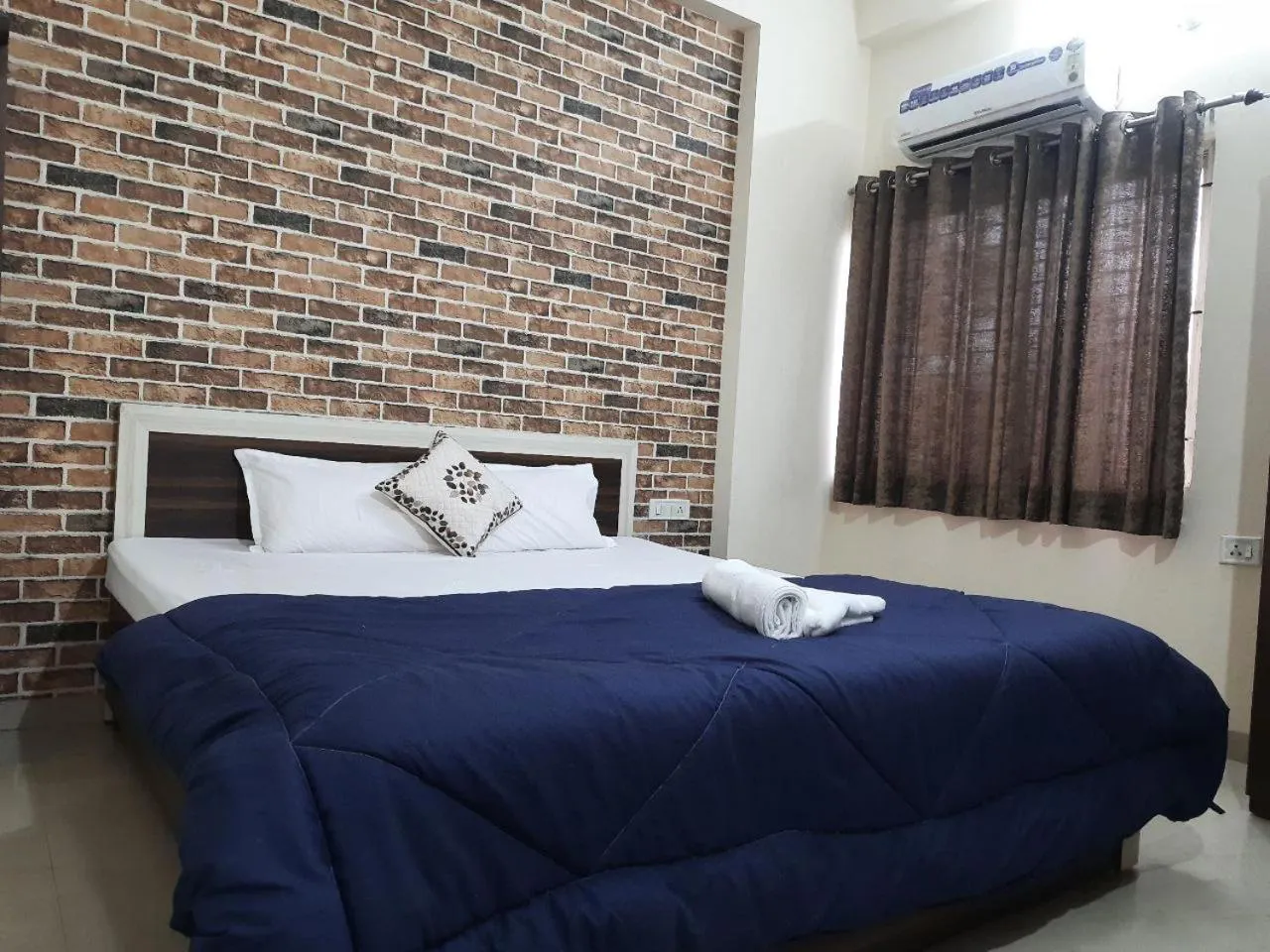 Bed in Staeg Heart of City 2BHK 201