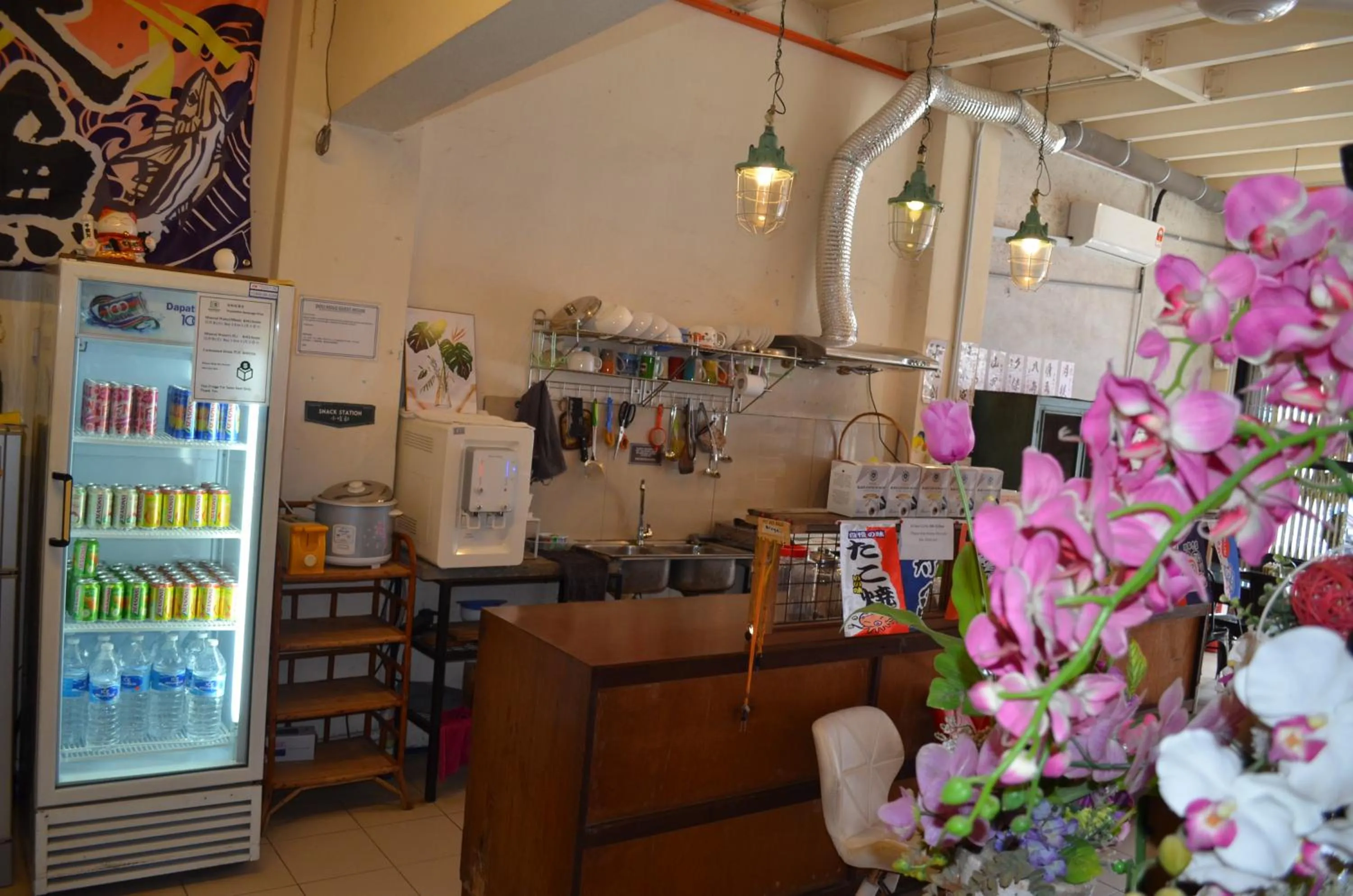 Kitchen or kitchenette in Dou Houz Georgetown