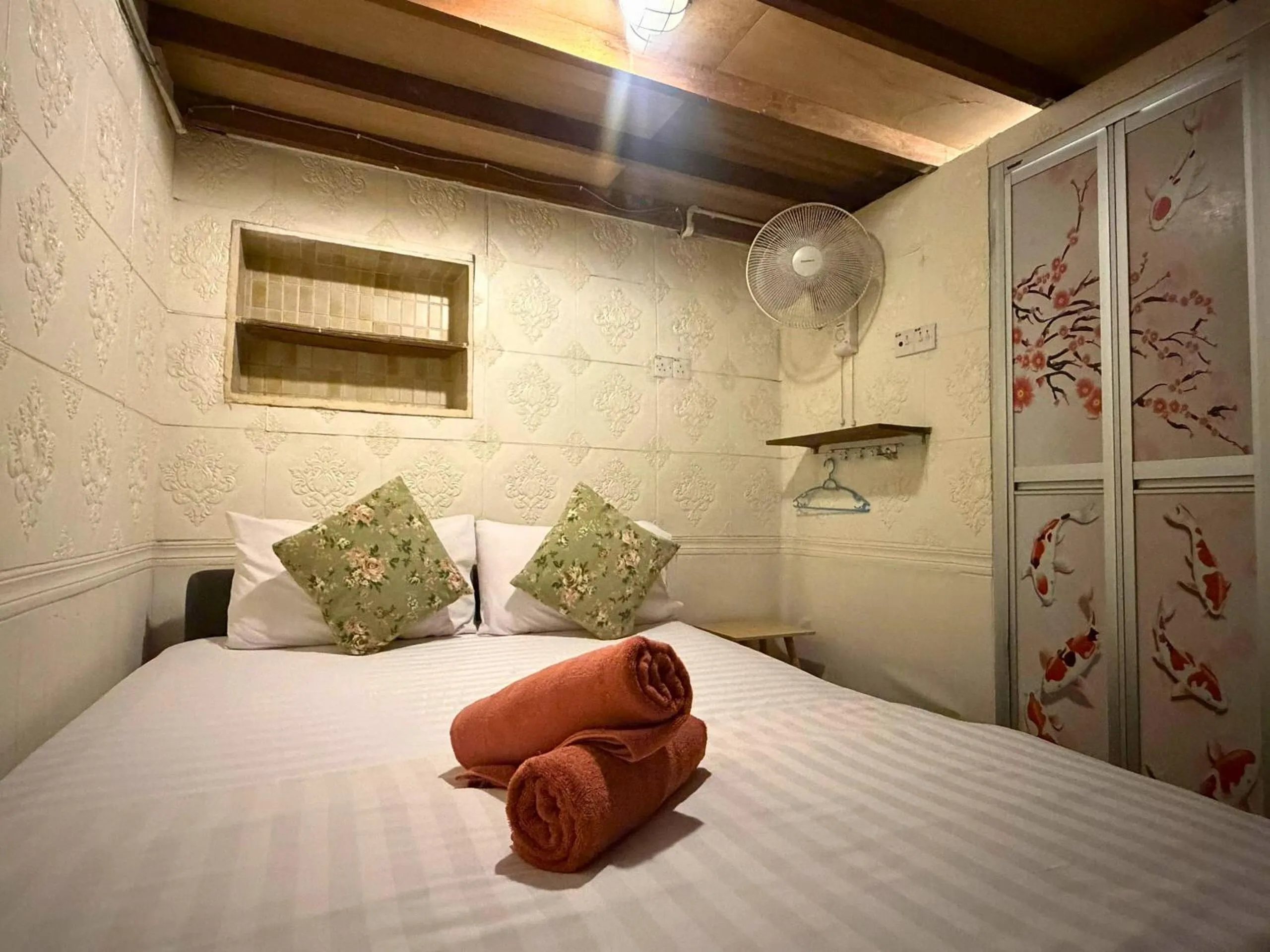 Quadruple Room with Bathroom in Dou Houz Georgetown