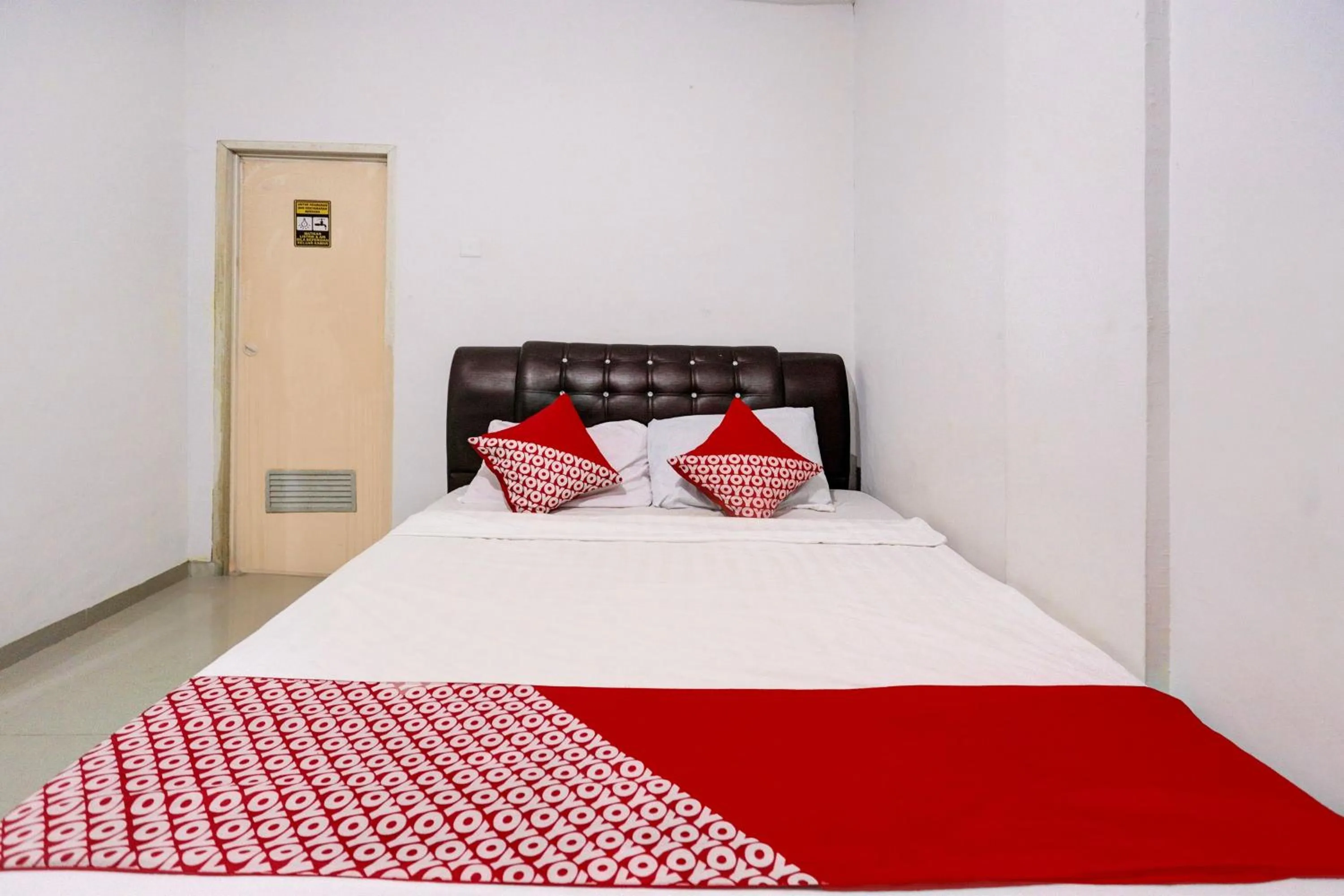 Bedroom, Bed in Hotel O Sir Homestay