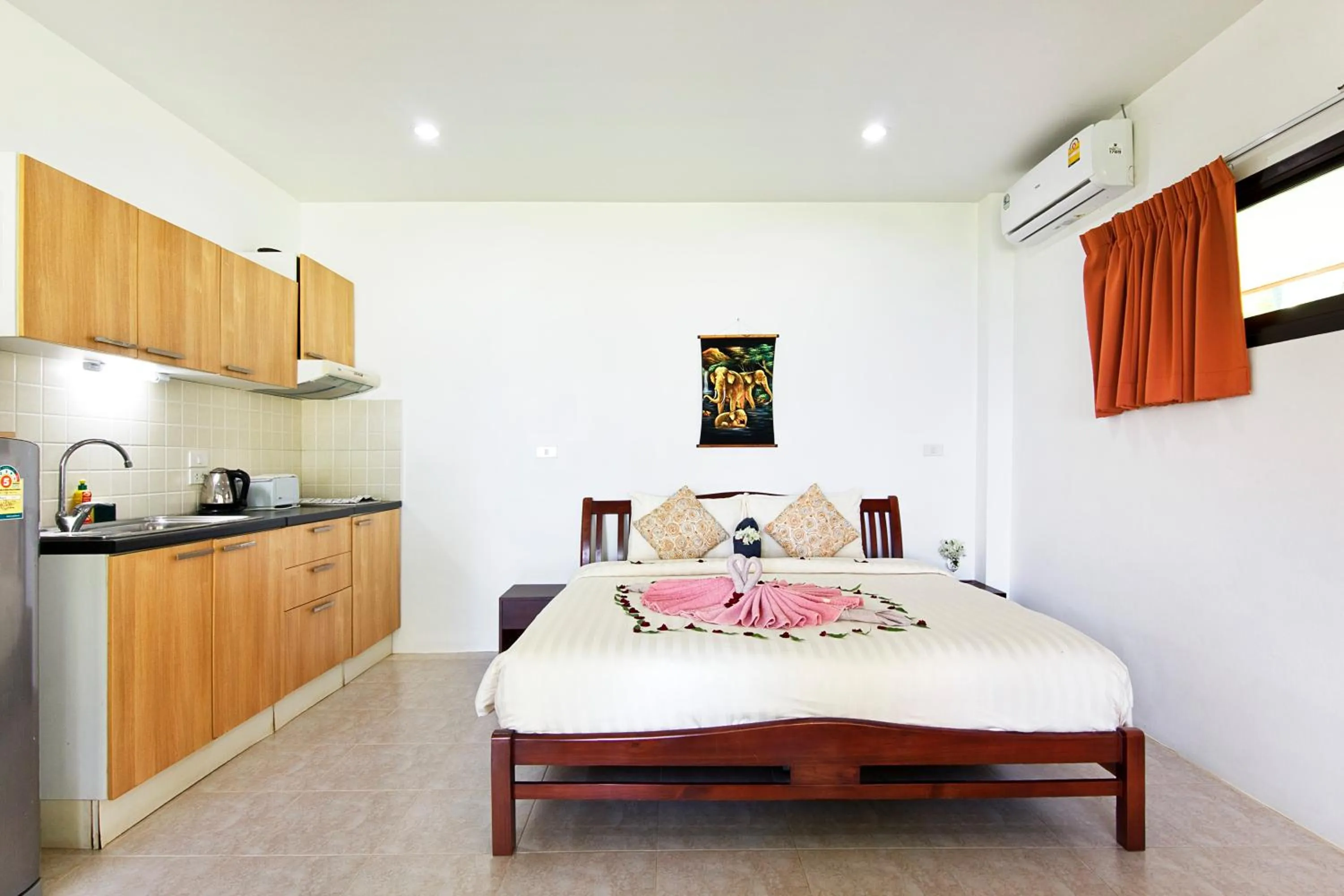 Bedroom, Bed in Heaven Beach Koh Samui