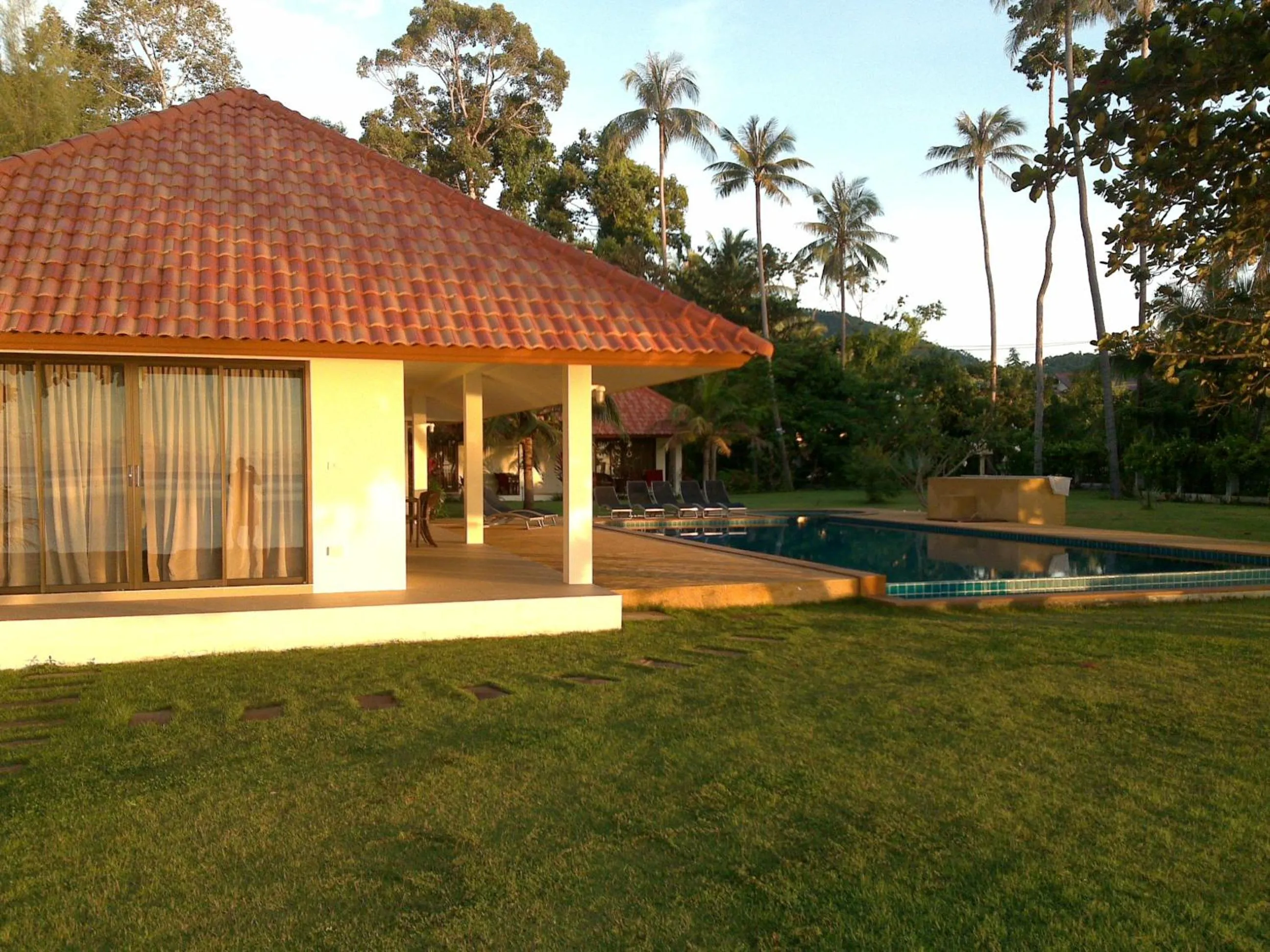 Sunrise in Heaven Beach Koh Samui