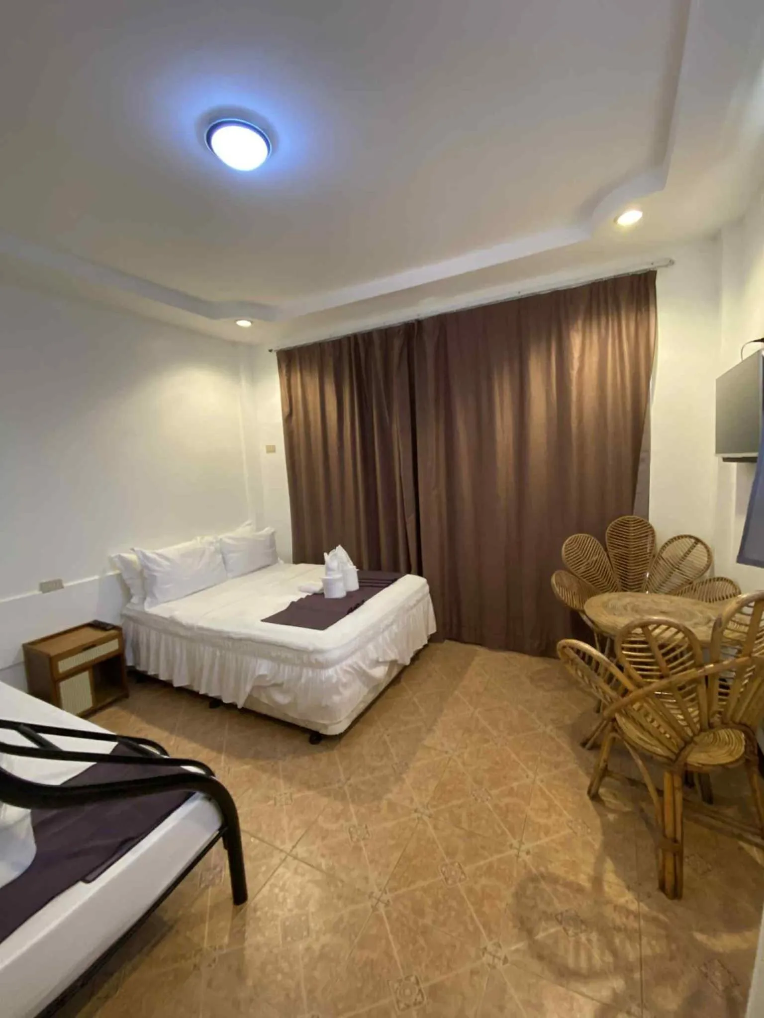 Bed in Oceana Bay Coron