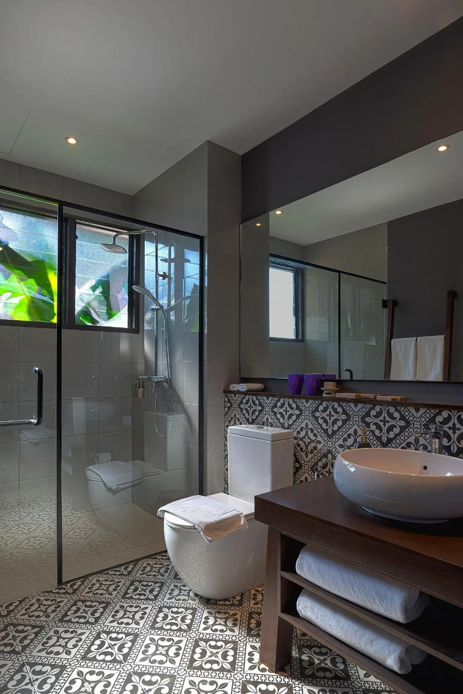 Beachfront Bungalow in The Boathouse Pulau Tioman Beachfront Bungalow in The Boathouse Pulau Tioman