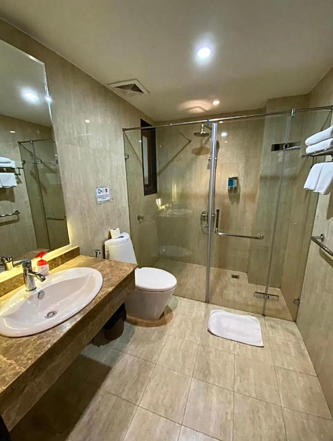 Shower in Skylark Boutique Hotel