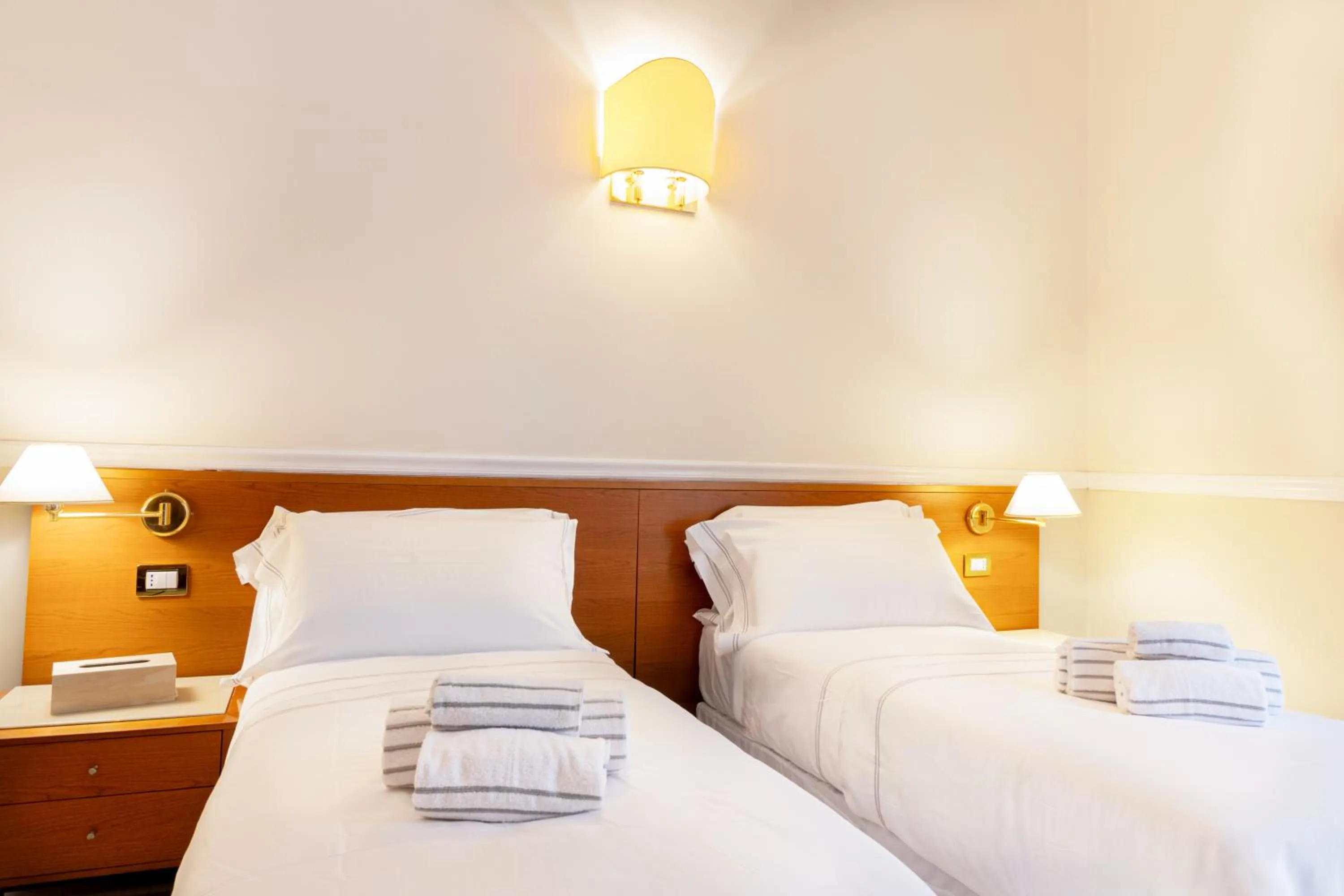 Bed in Hotel Domus Rome