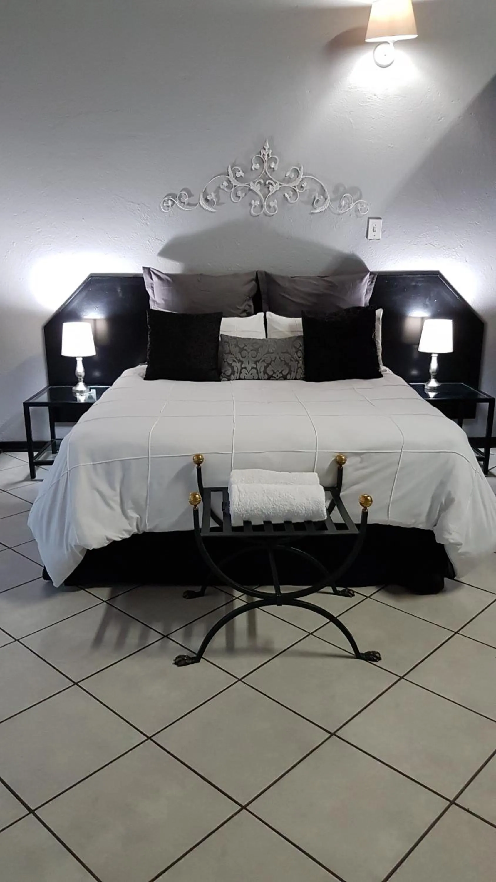 Bed in Siesta Guest House