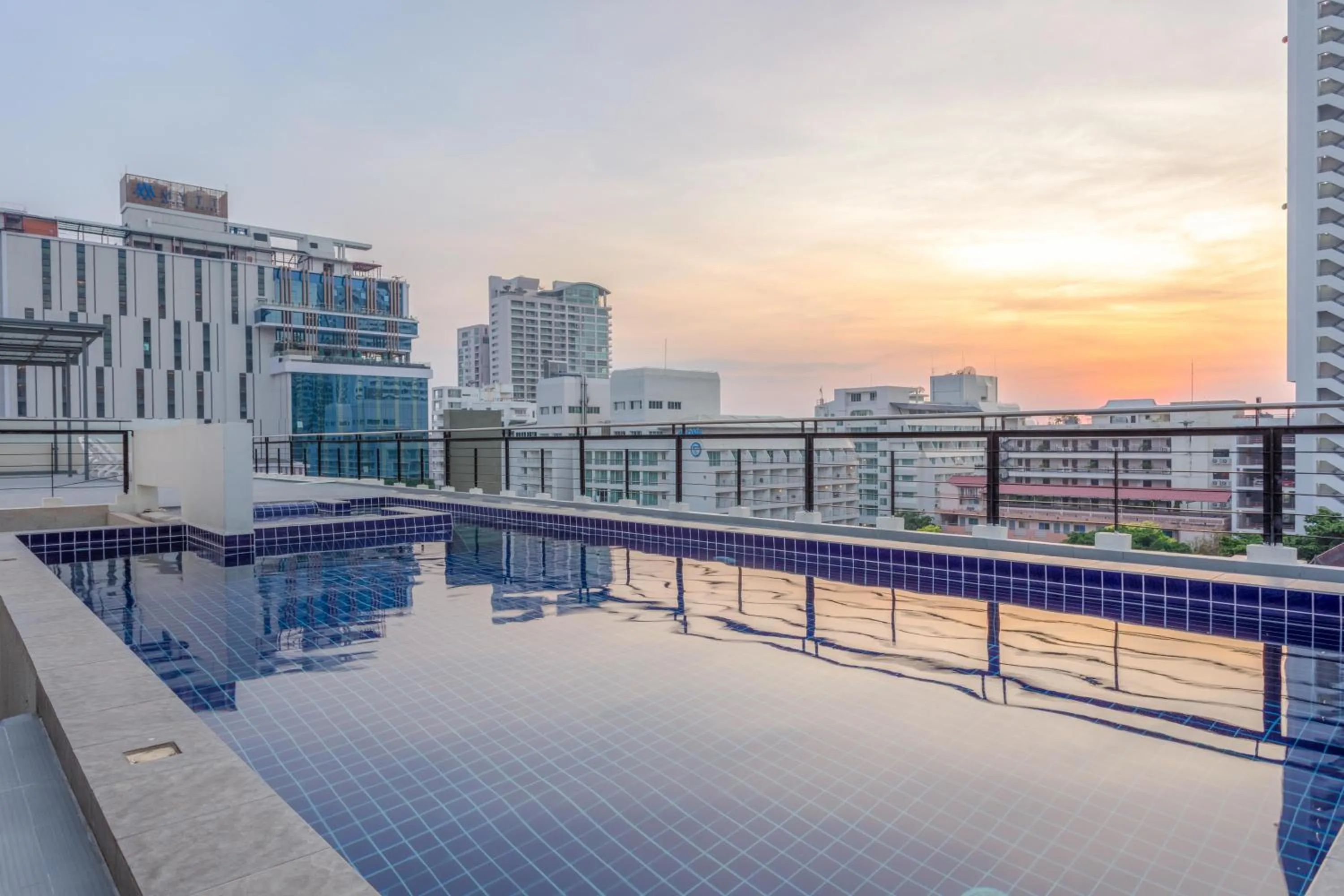 Swimming pool in Citismart Luxury Apartments