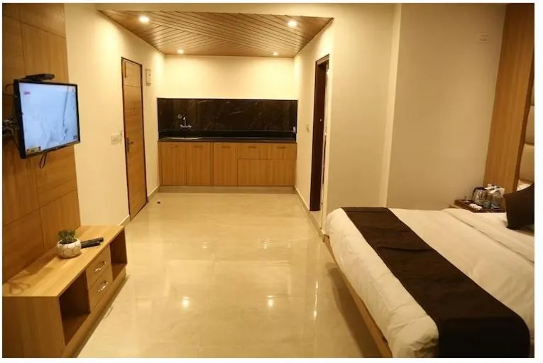 Bed in Shining hills by Lawrence Hotels