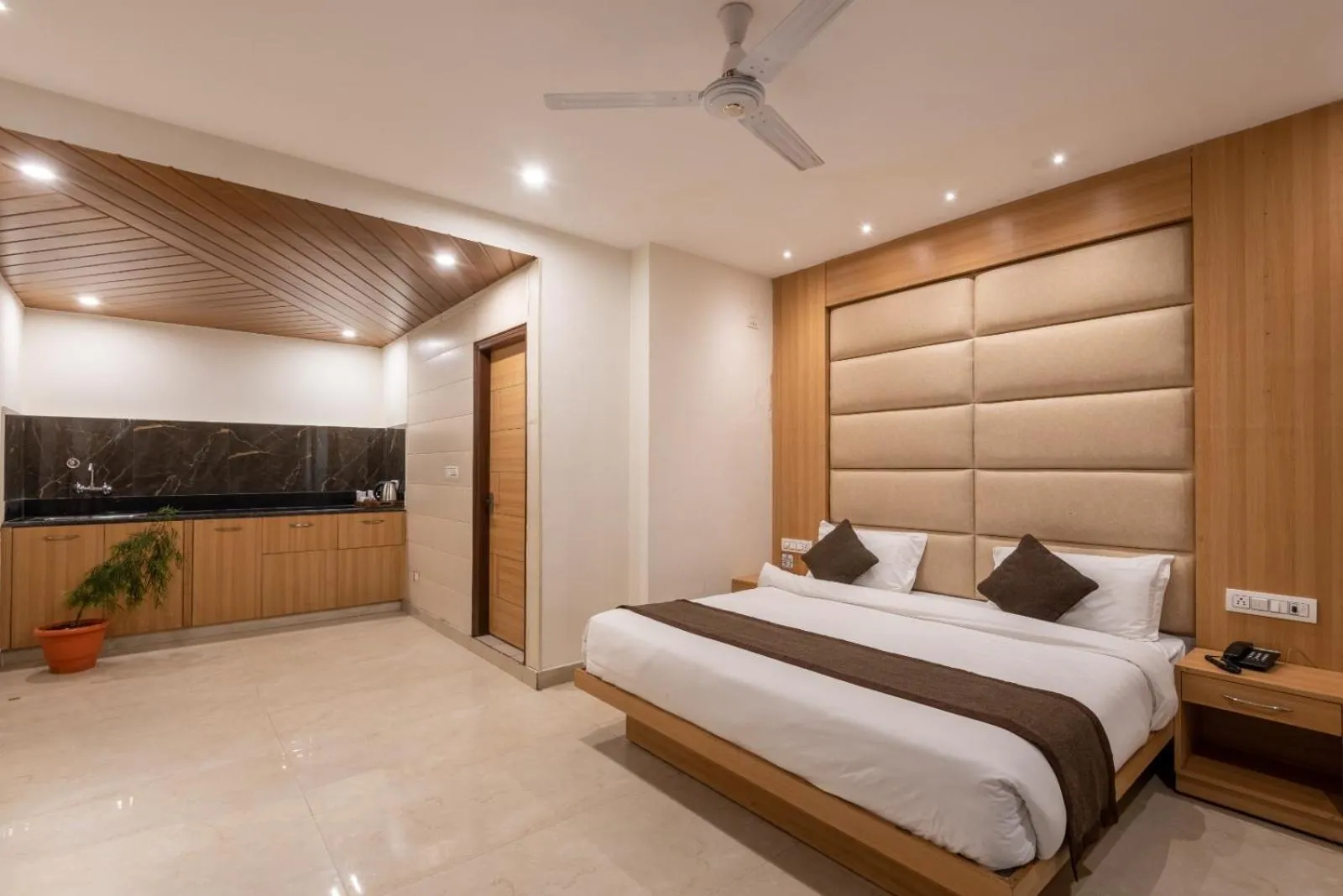 Bed in Shining hills by Lawrence Hotels
