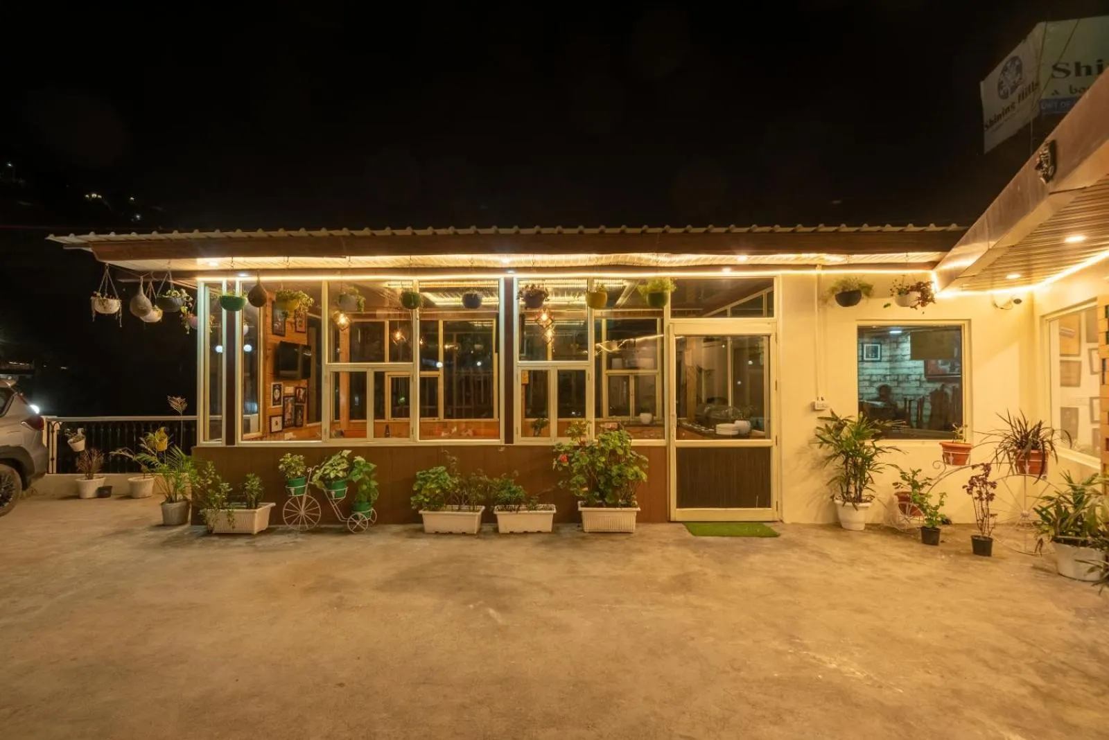 Shining hills by Lawrence Hotels