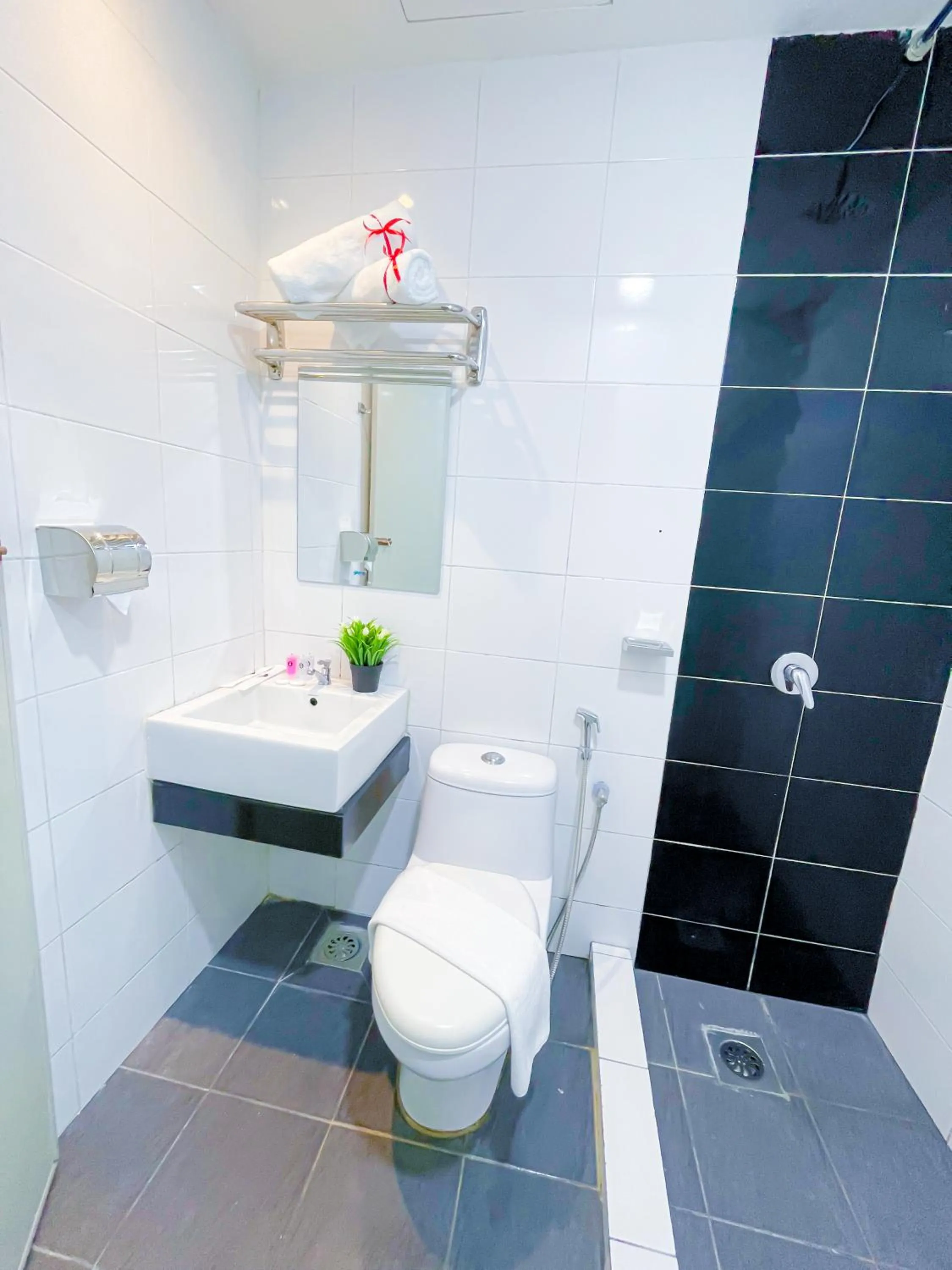 Shower in StarQ Hotel Bukit Bintang