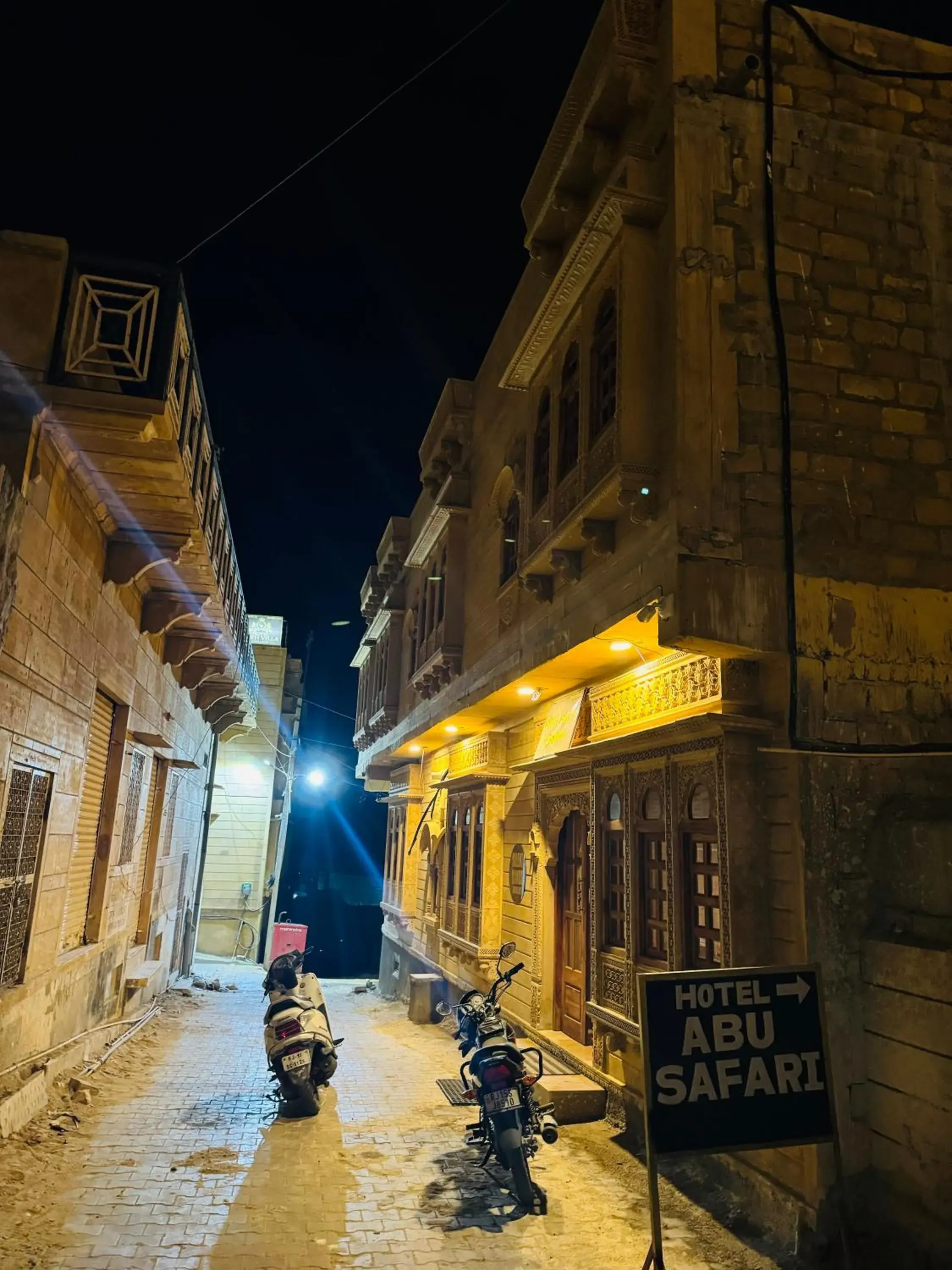 Bunk Bed in Mixed Dormitory Room in Abu Safari Bunk Bed in Mixed Dormitory Room in Abu Safari