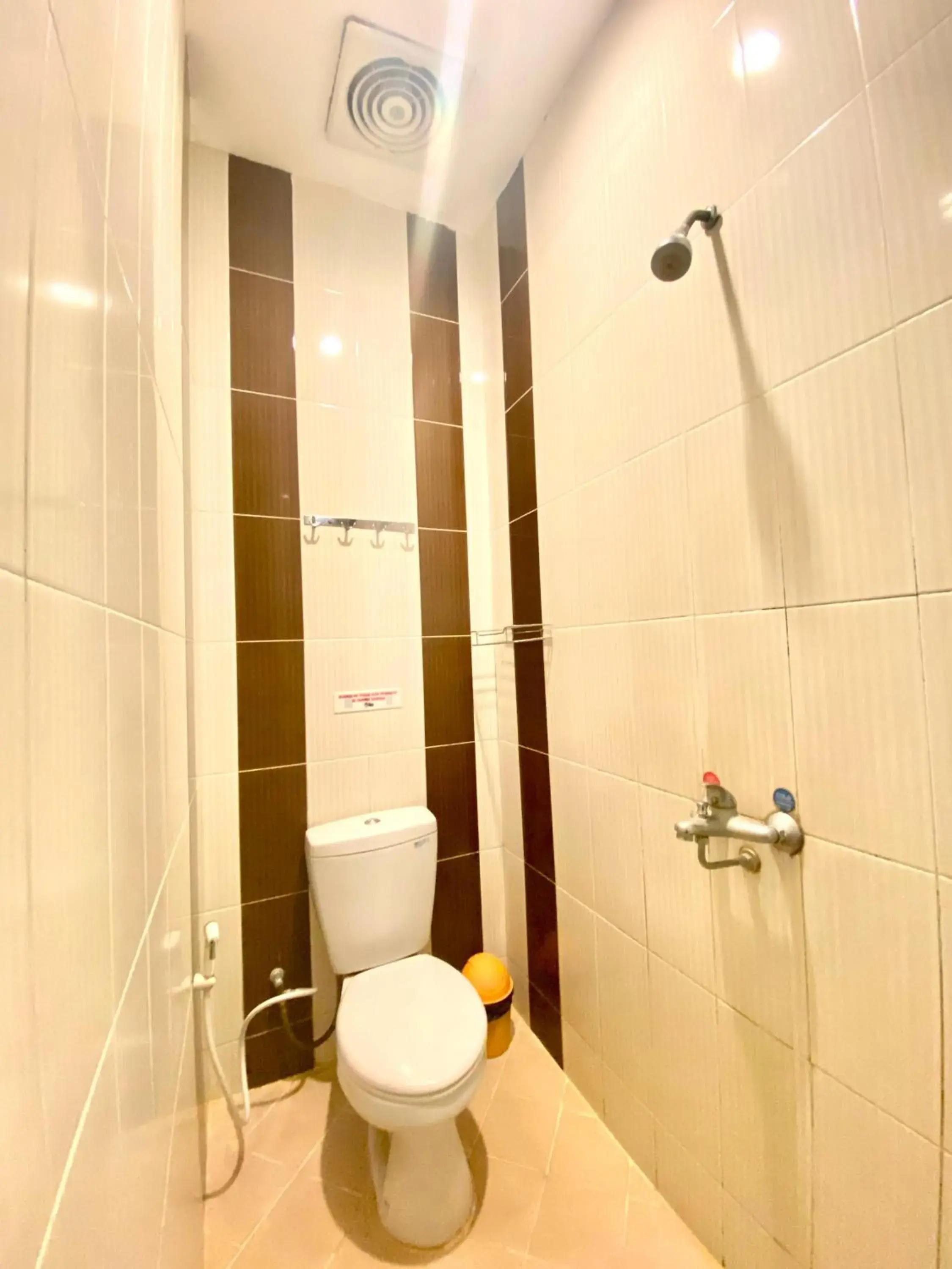 Standard Twin Room - single occupancy in Cabin Hotel Bhayangkara Standard Twin Room - single occupancy in Cabin Hotel Bhayangkara