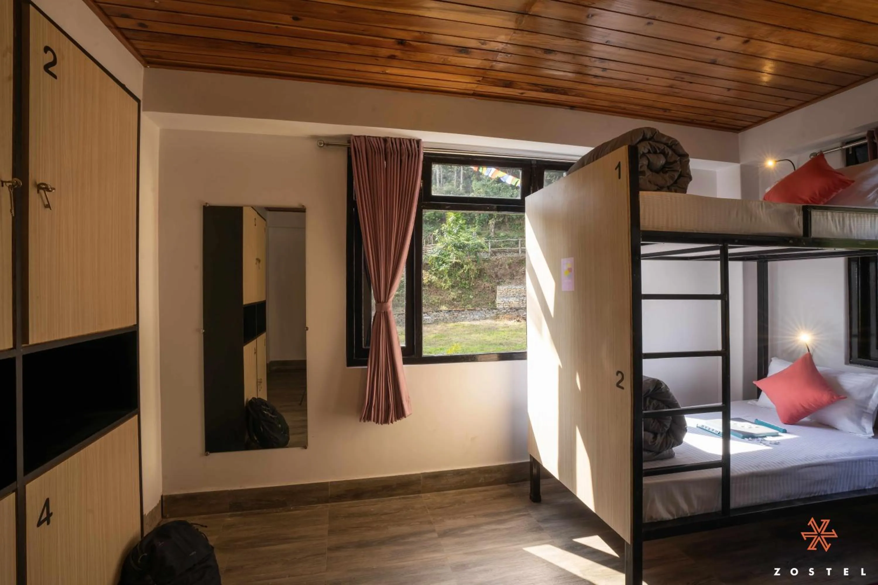 bunk bed, Bed in Zostel Rinchenpong (Pelling)