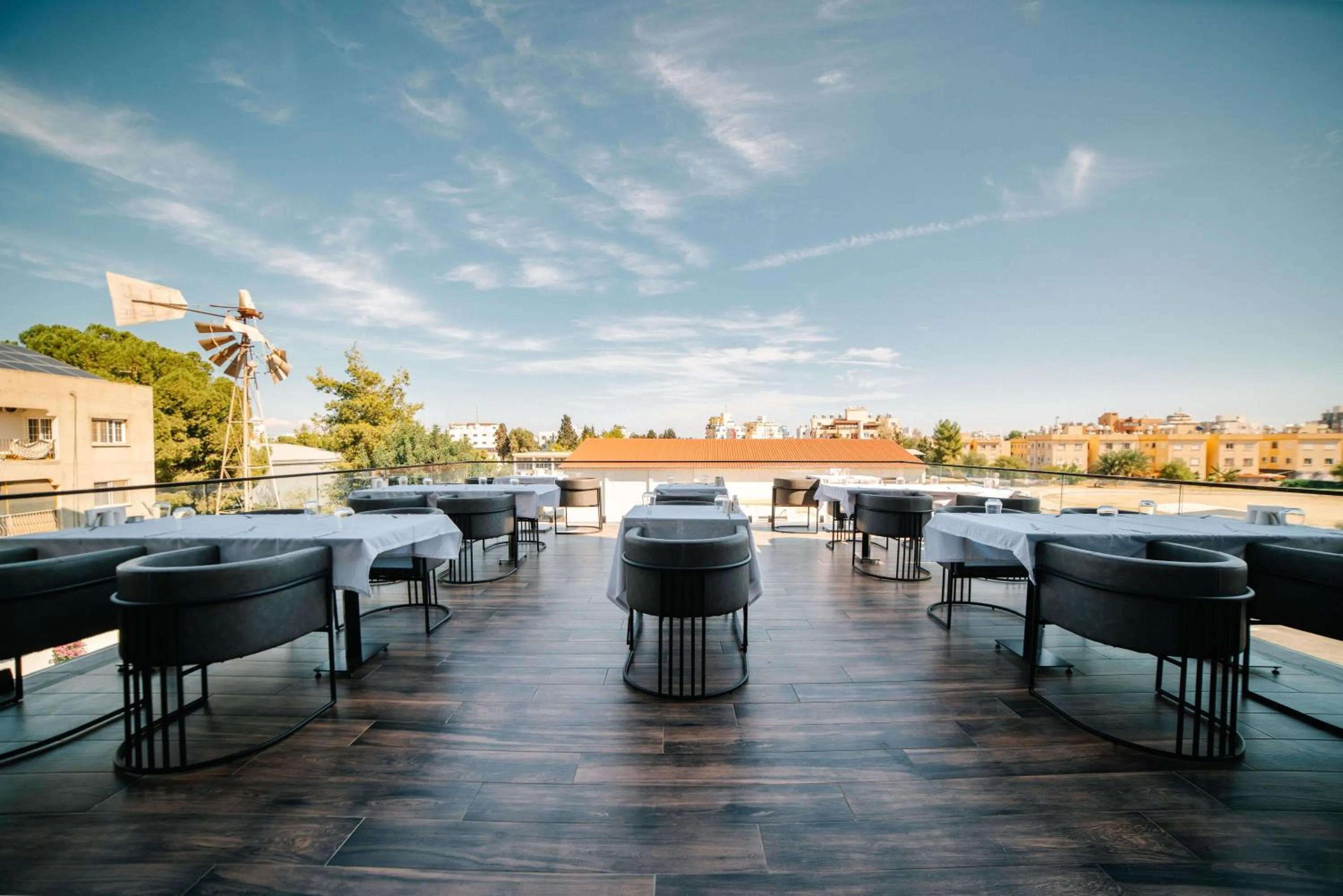 Restaurant/places to eat in Ekor Elegance Hotel