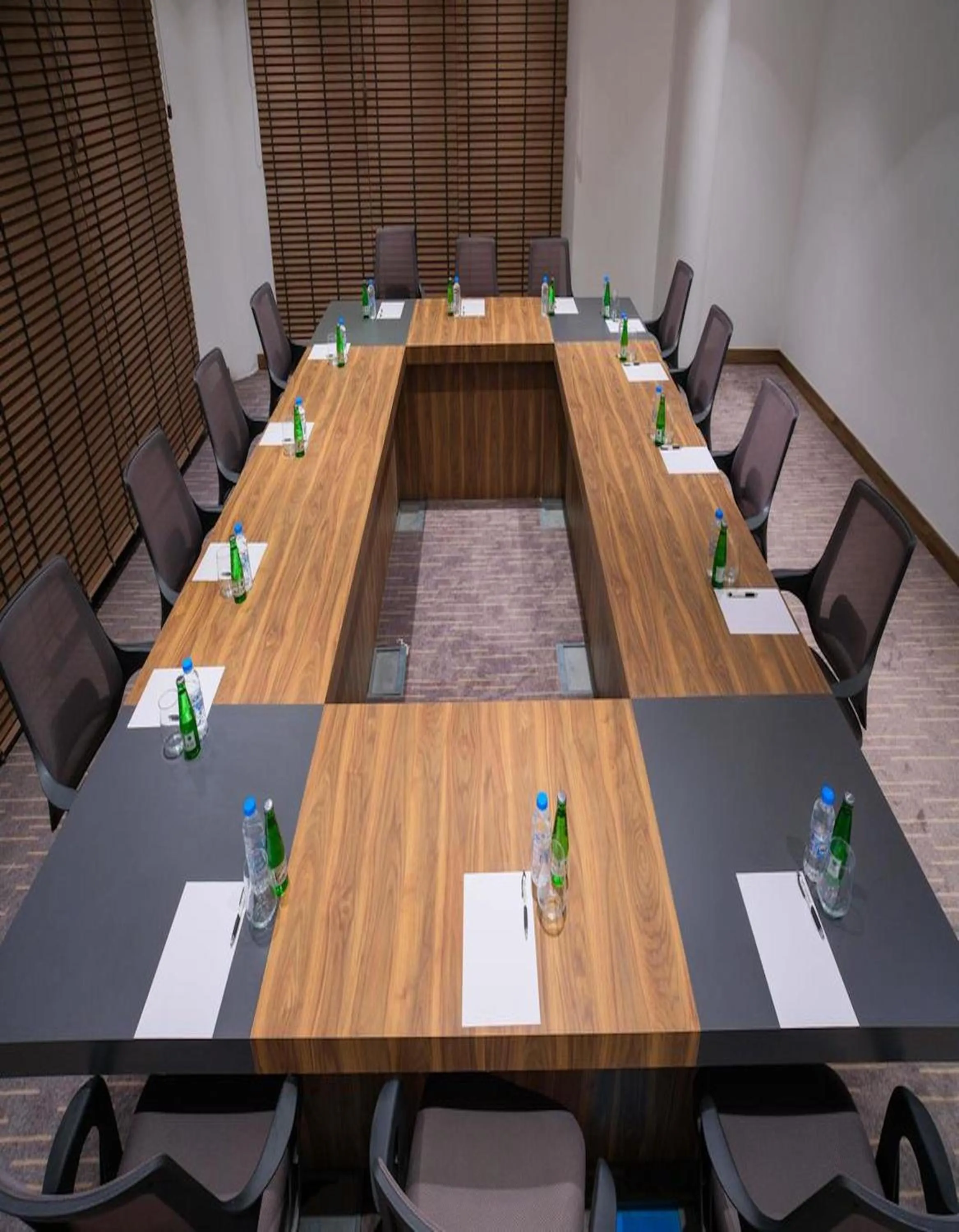Business facilities in Ekor Elegance Hotel