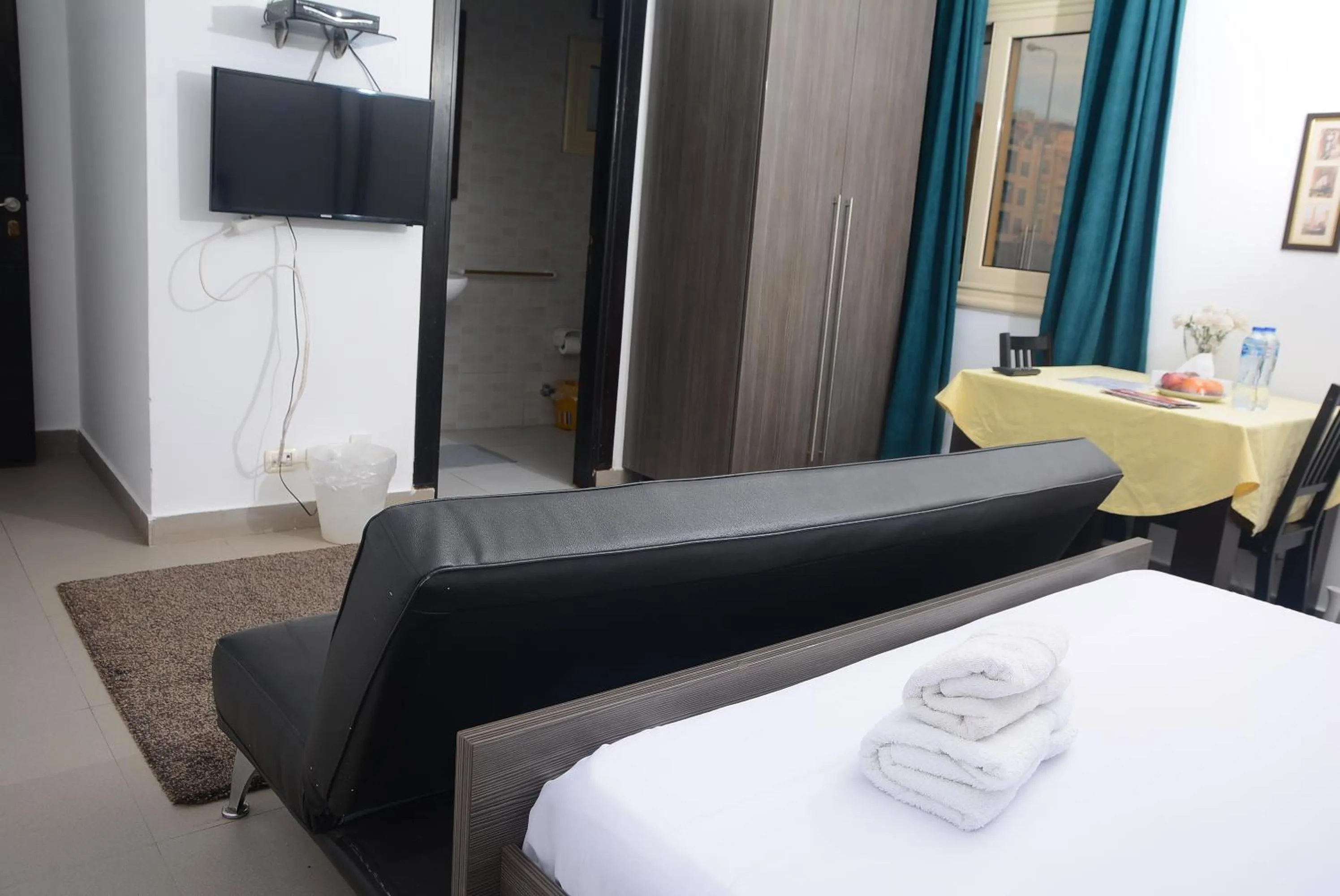 Photo of the whole room, Bed in Sakan 275