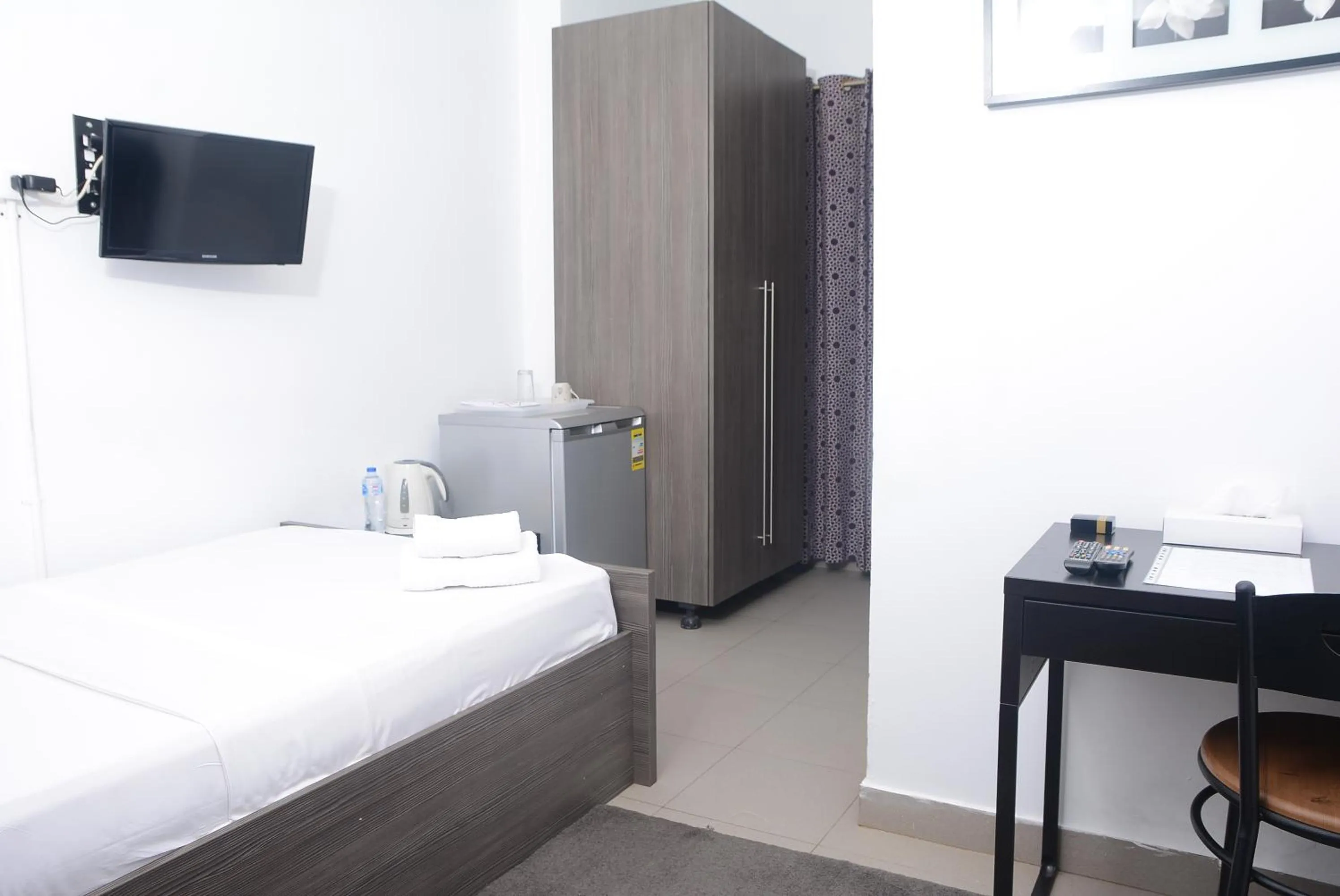 Photo of the whole room, Bed in Sakan 275