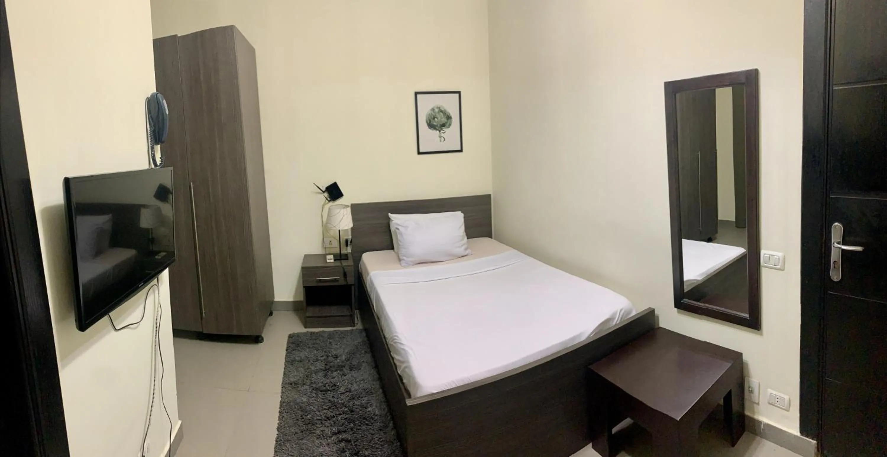 Photo of the whole room, Bed in Sakan 275