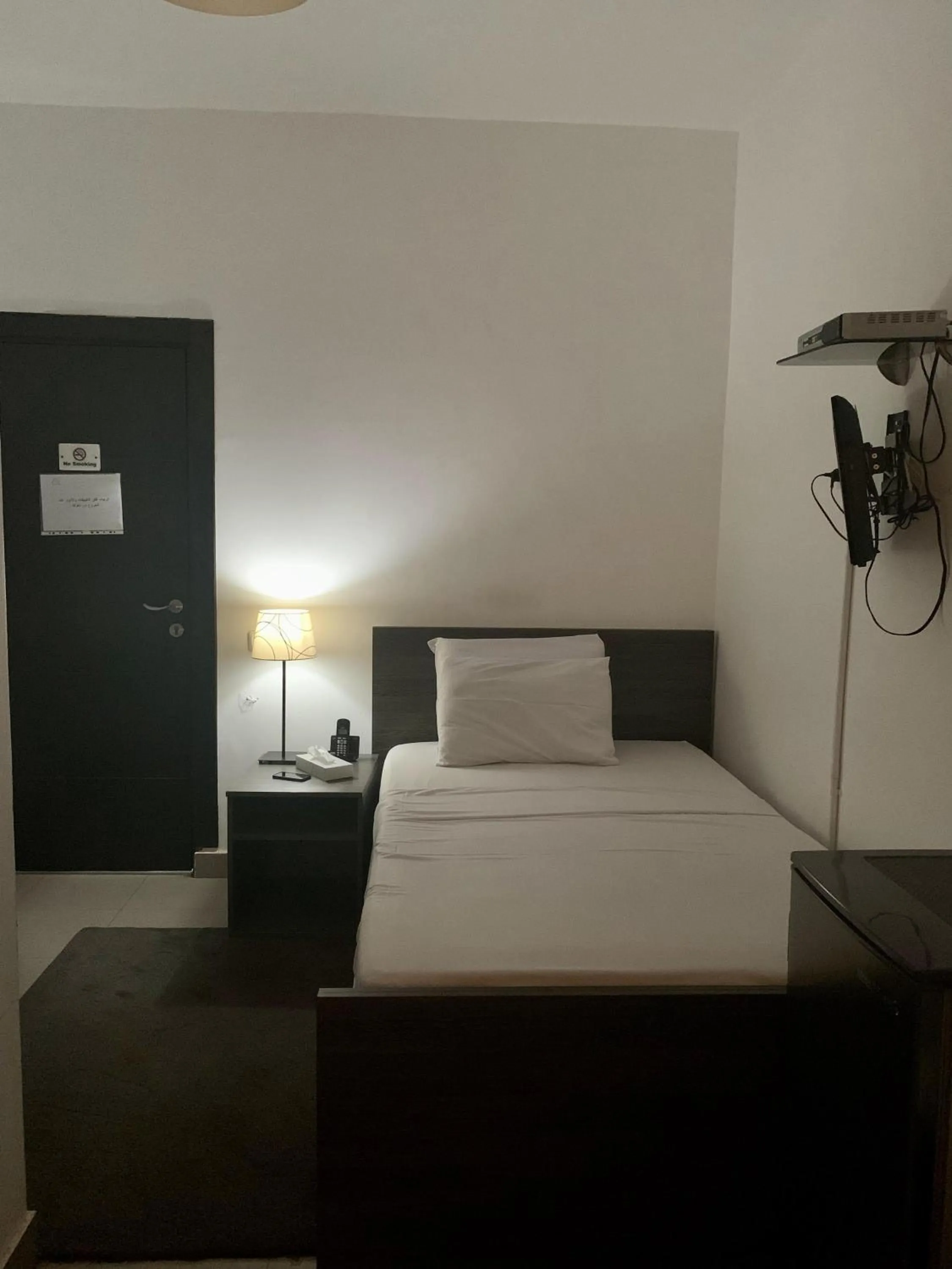 Photo of the whole room, Bed in Sakan 275