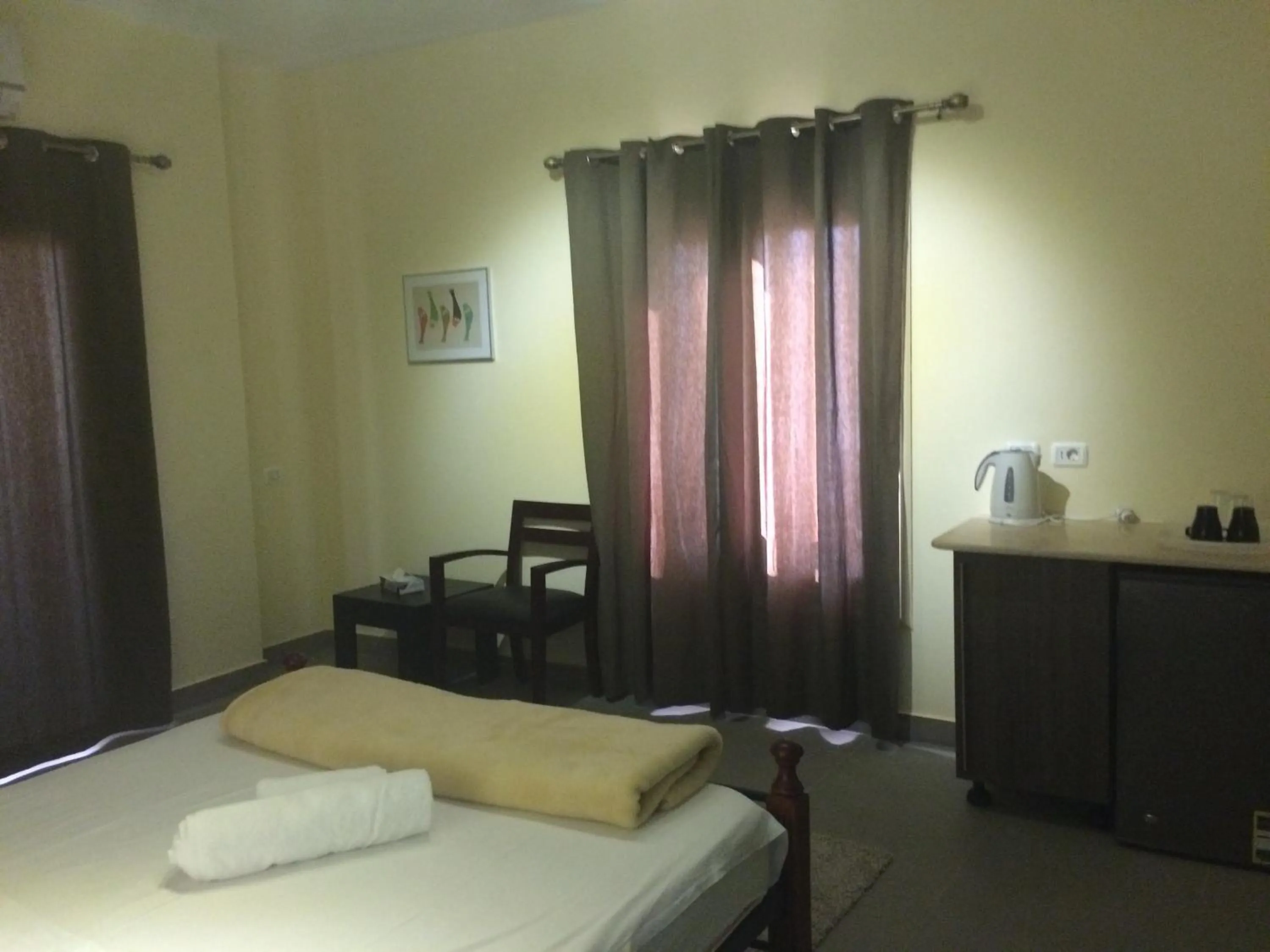 Photo of the whole room, Bed in Sakan 275