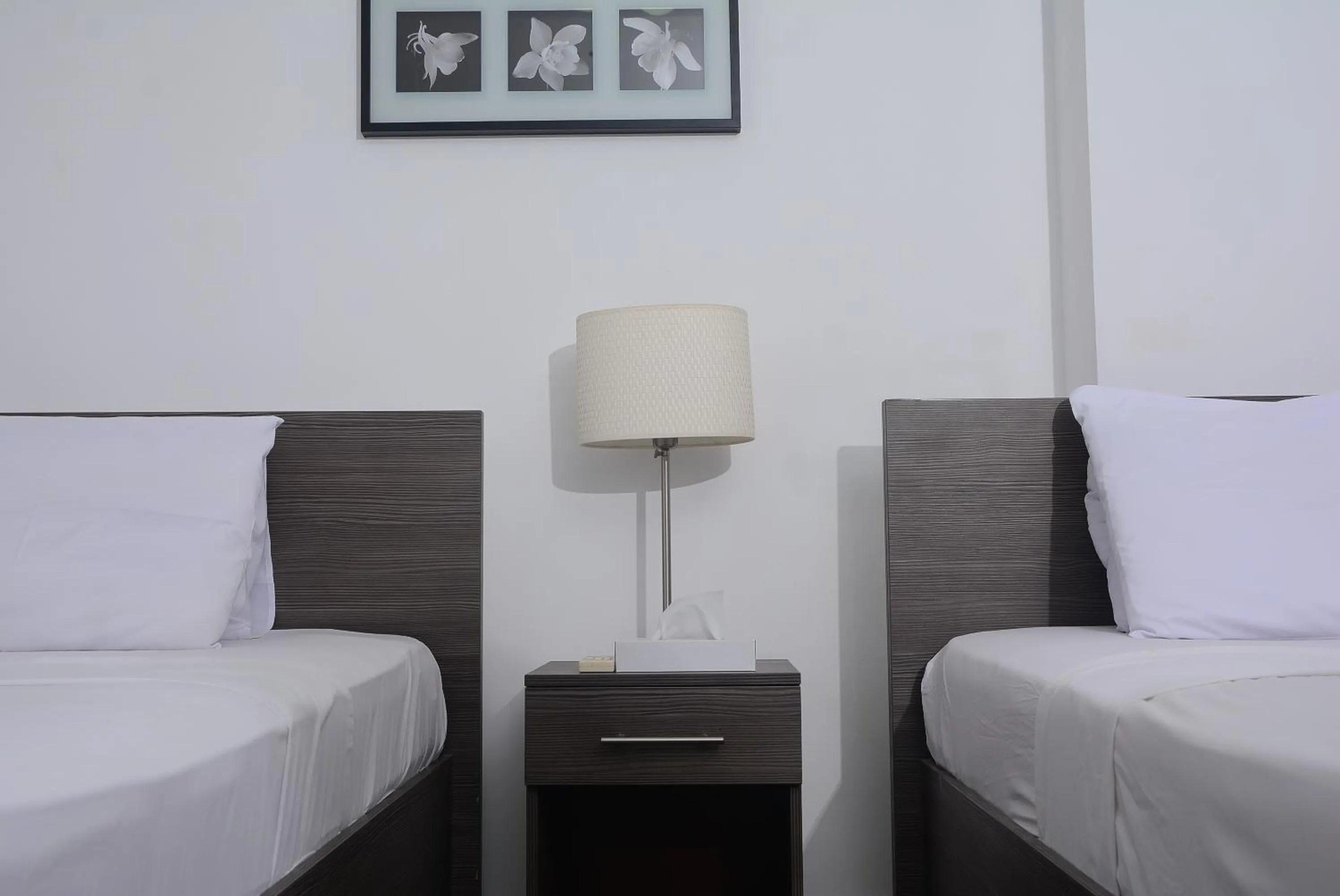 Photo of the whole room, Bed in Sakan 275