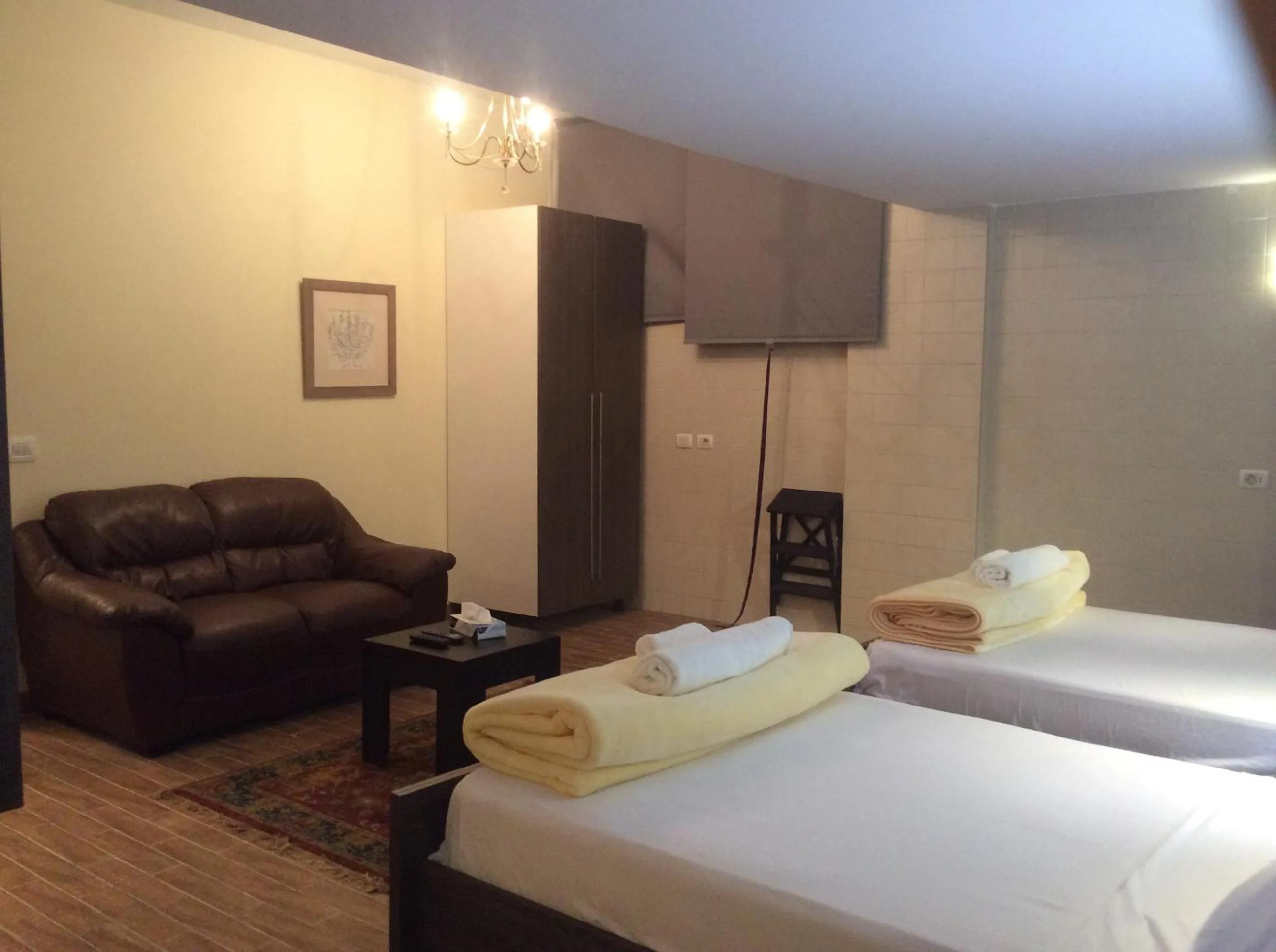 Photo of the whole room, Bed in Sakan 275