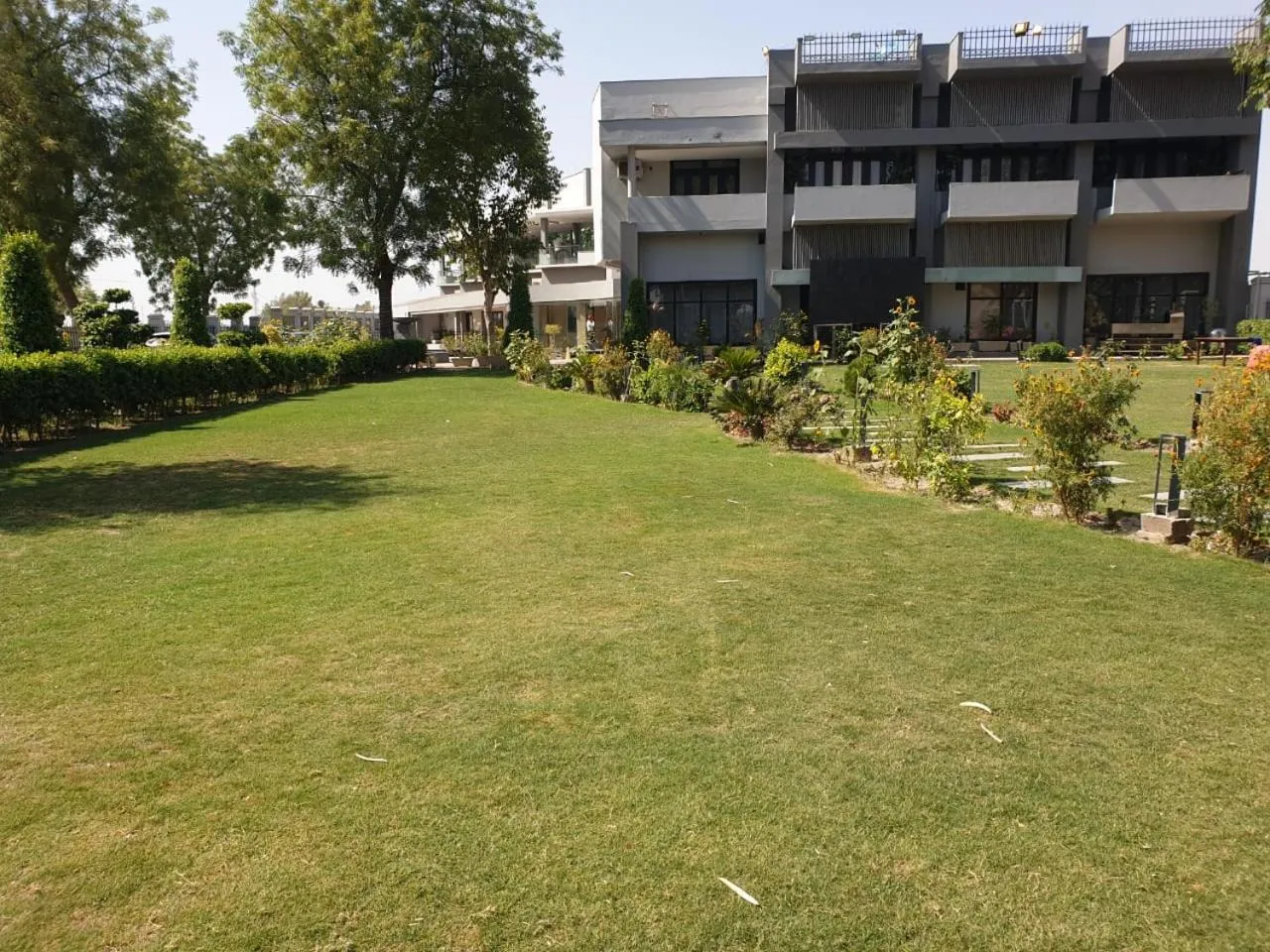 Day in RT Grace Royal Taj Hotel Sukkur