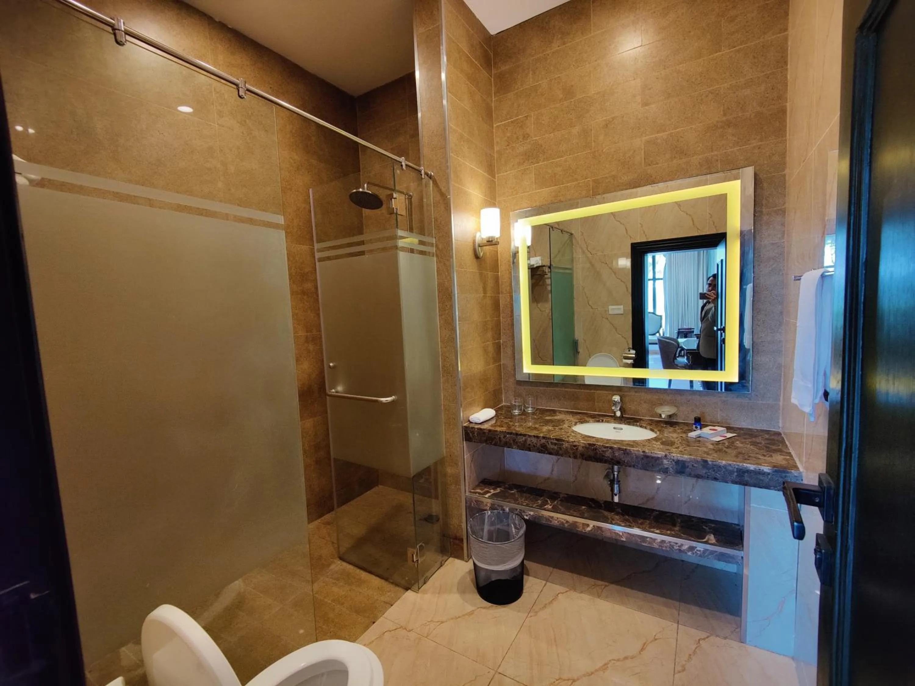 Bathroom in RT Grace Royal Taj Hotel Sukkur