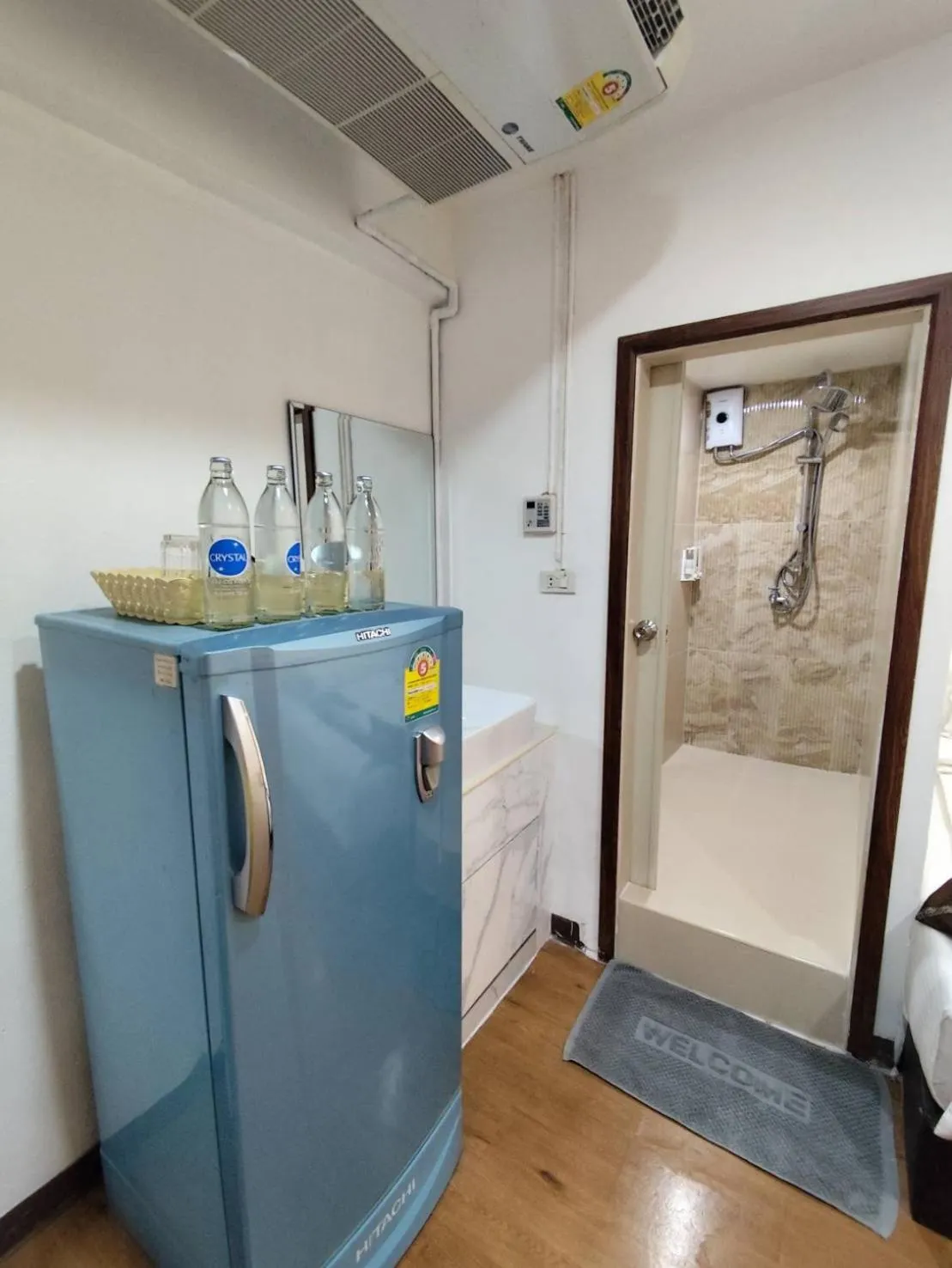 Shower in Longzhu Guesthouse