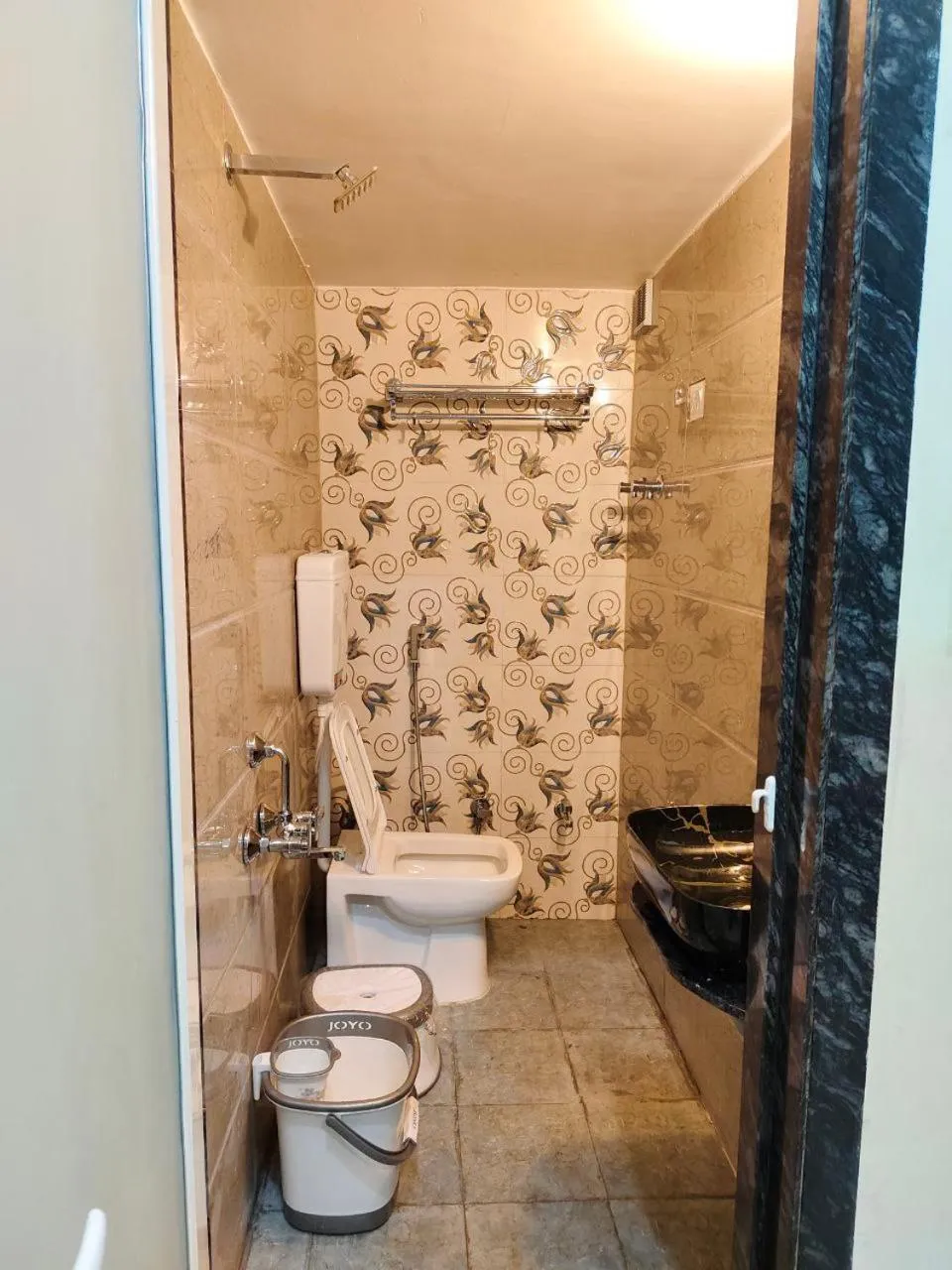 Shower in Jawai Rock Hotel